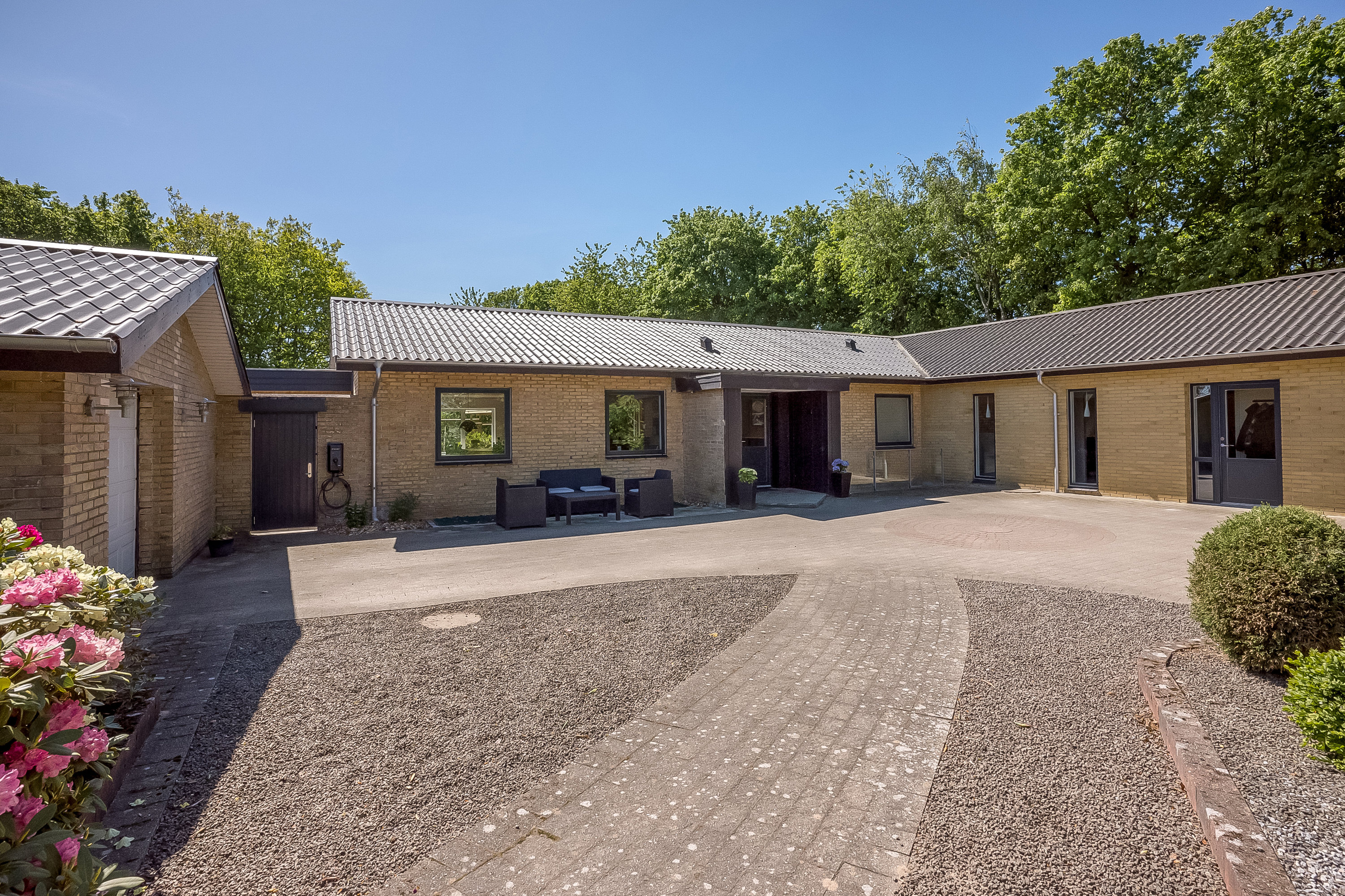 Fremhævet gårdmiljø billede i fuldskærmstilstand. Billede af Bartholinsvej 2, 7500 Holstebro