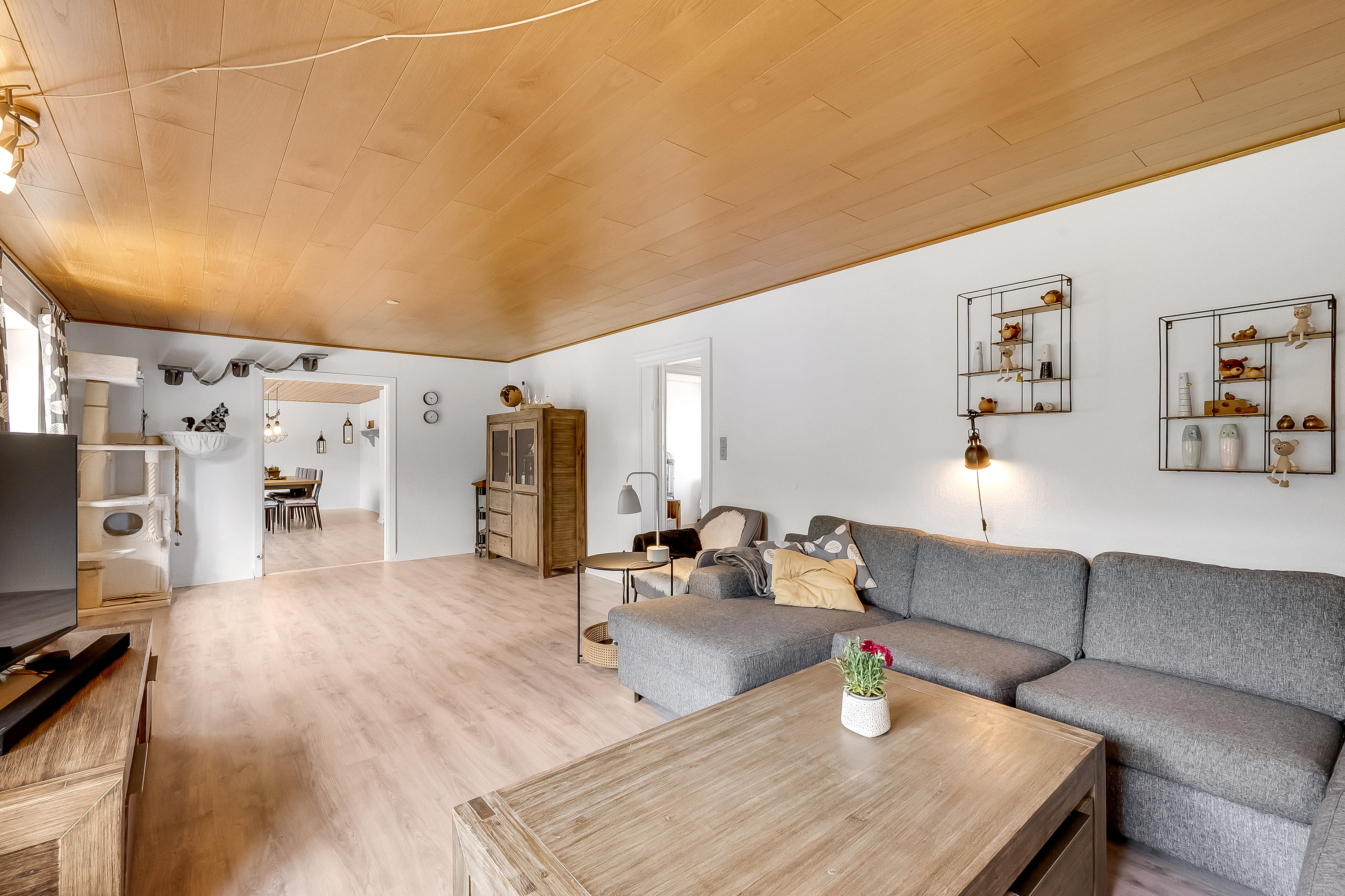 Fremhævet stue billede i fuldskærmstilstand. Billede af Brejningvej 52, Højbo Finderup, 6900 Skjern