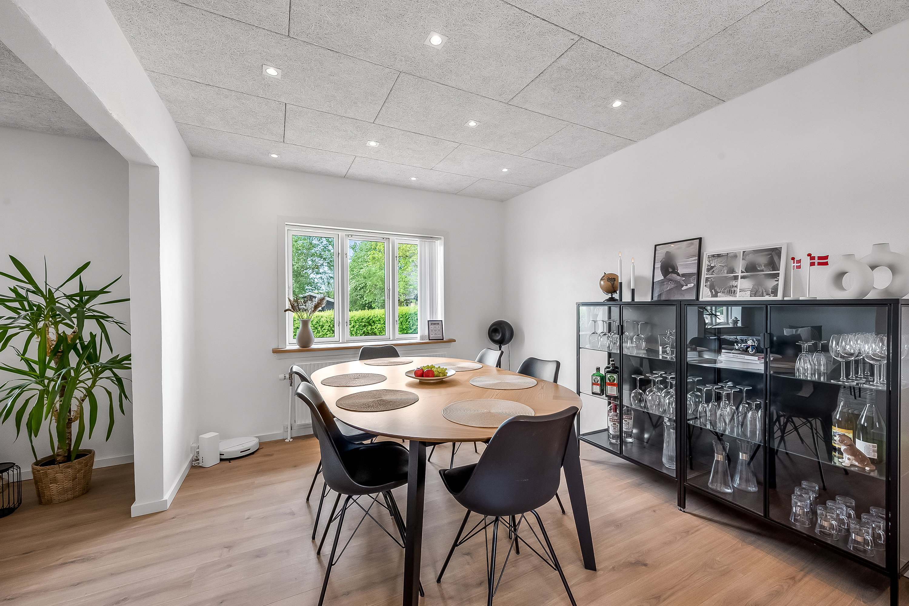 Fremhævet stue billede i fuldskærmstilstand. Billede af Svinget 16, 6900 Skjern