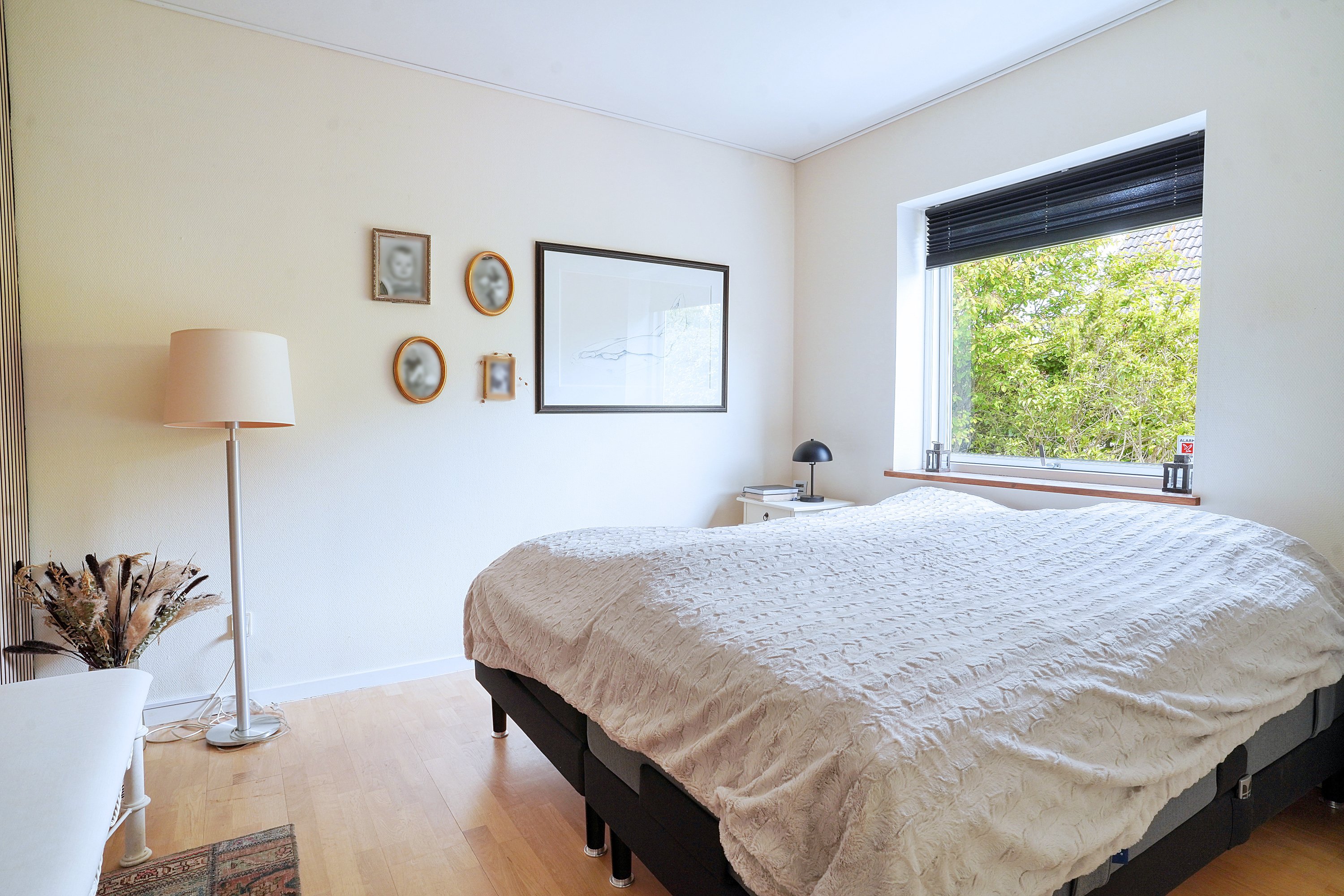 Fremhævet værelse billede i fuldskærmstilstand. Billede af Bregnerød Byvej 15B, 3520 Farum