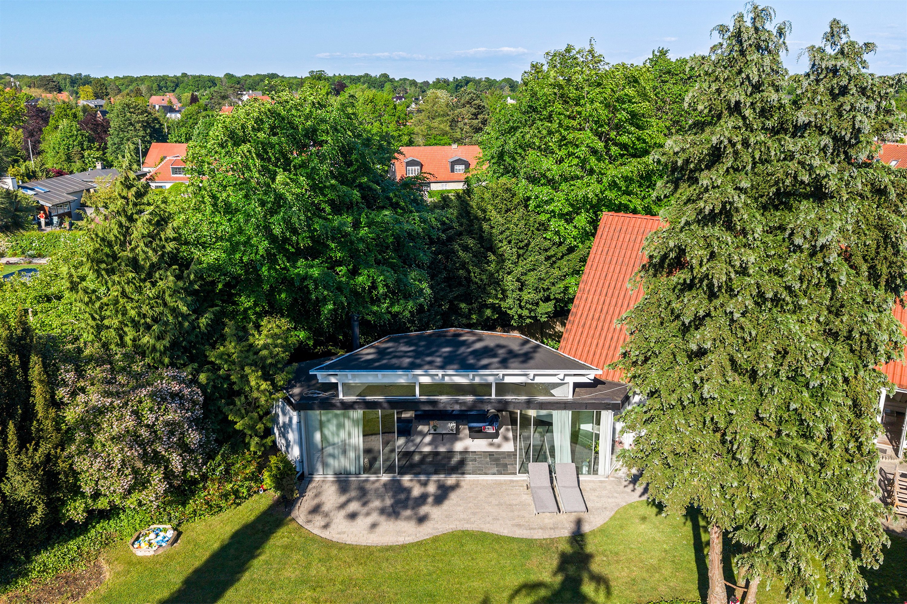 Fremhævet andet billede i fuldskærmstilstand. Billede af Jægersborg Alle 136, 2820 Gentofte