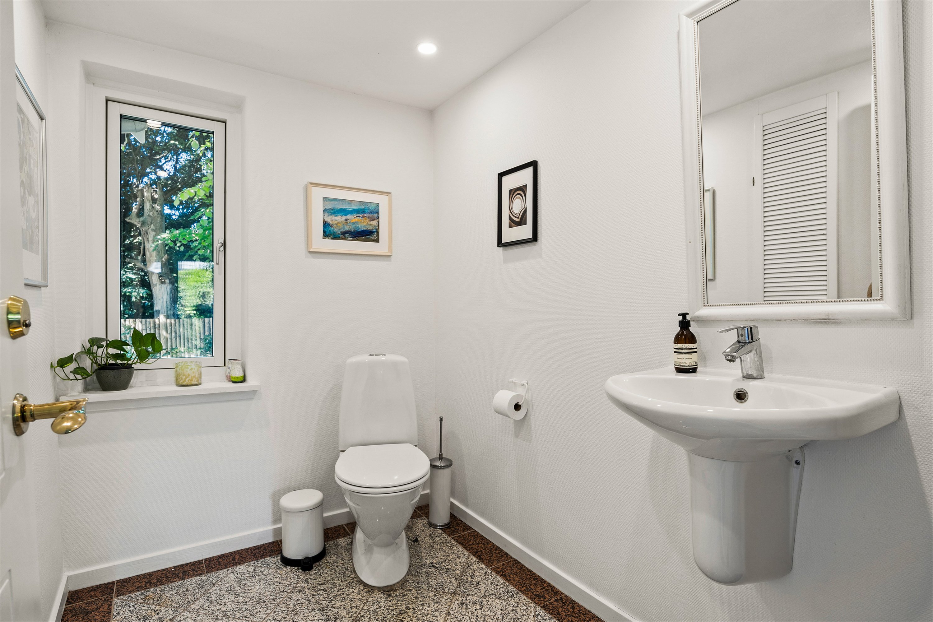 Fremhævet andet billede i fuldskærmstilstand. Billede af Jægersborg Alle 136, 2820 Gentofte