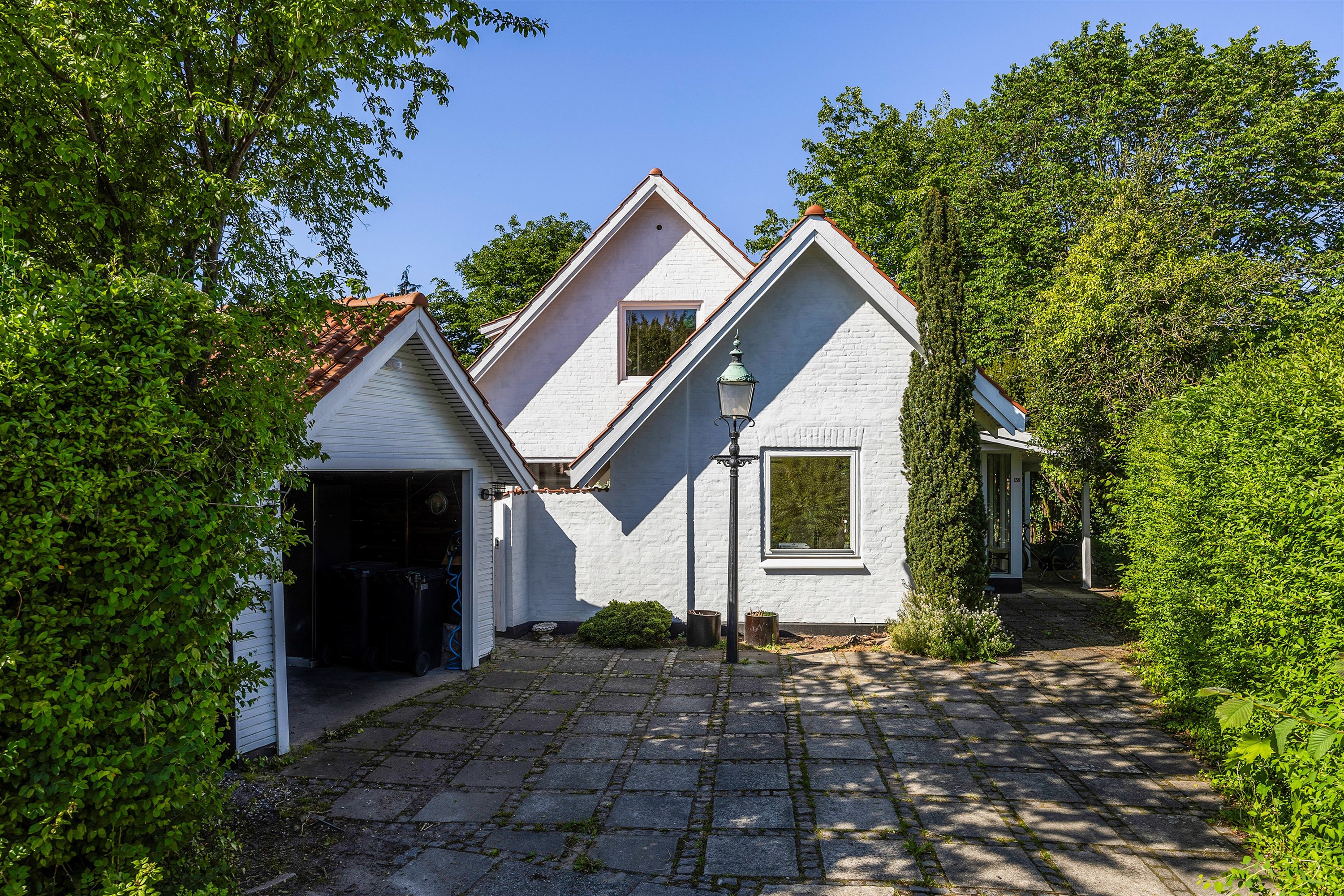 Fremhævet andet billede i fuldskærmstilstand. Billede af Jægersborg Alle 136, 2820 Gentofte