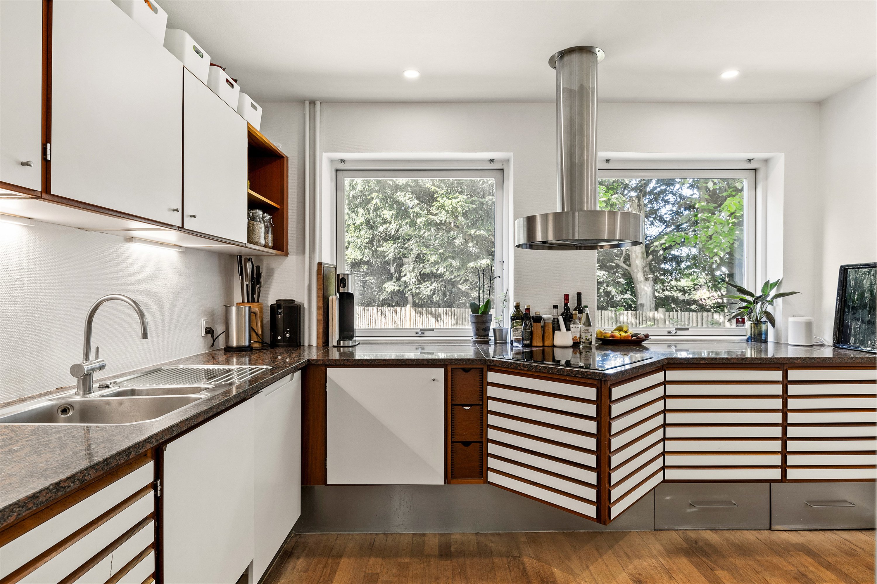 Fremhævet andet billede i fuldskærmstilstand. Billede af Jægersborg Alle 136, 2820 Gentofte