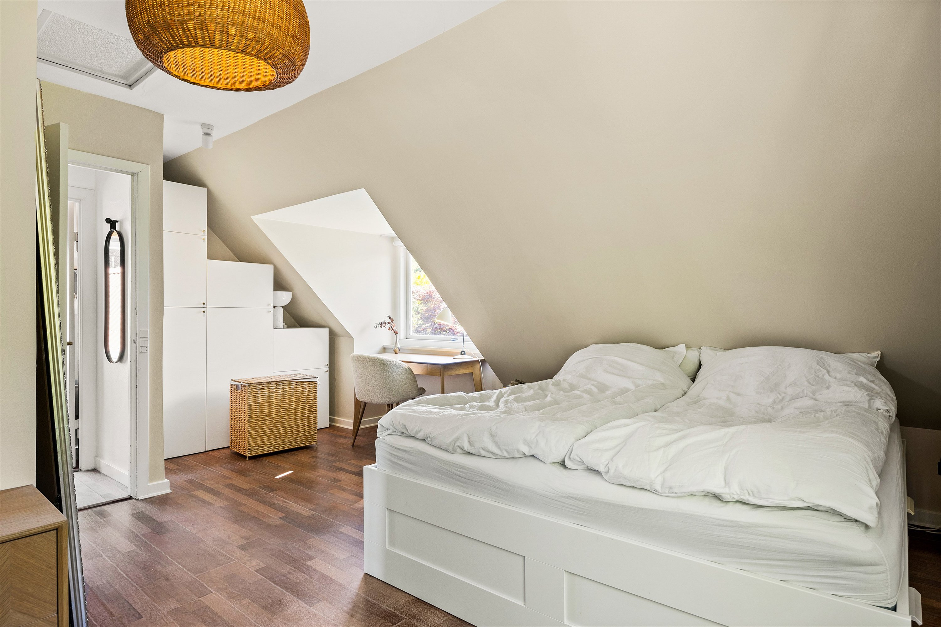 Fremhævet andet billede i fuldskærmstilstand. Billede af Jægersborg Alle 136, 2820 Gentofte