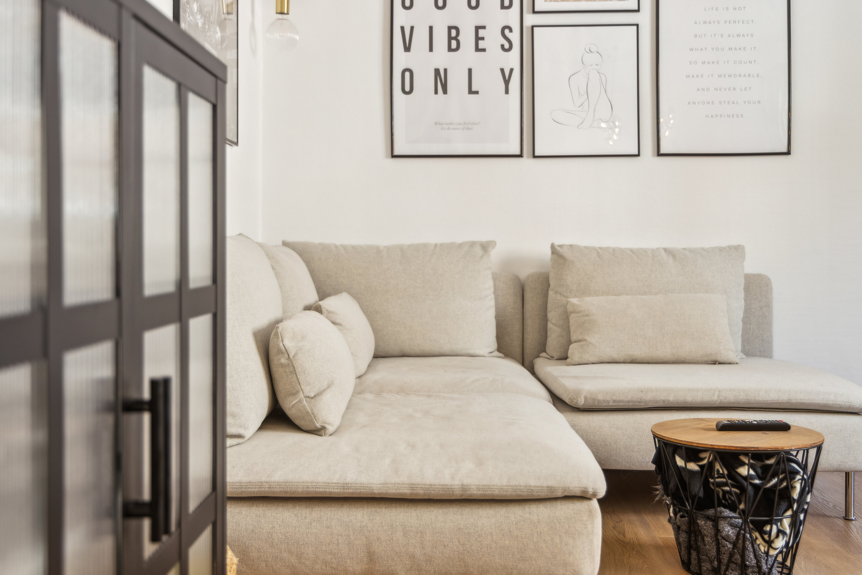 Fremhævet stue billede i fuldskærmstilstand. Billede af Herluf Trolles Gade 1, st.. th., 9000 Aalborg