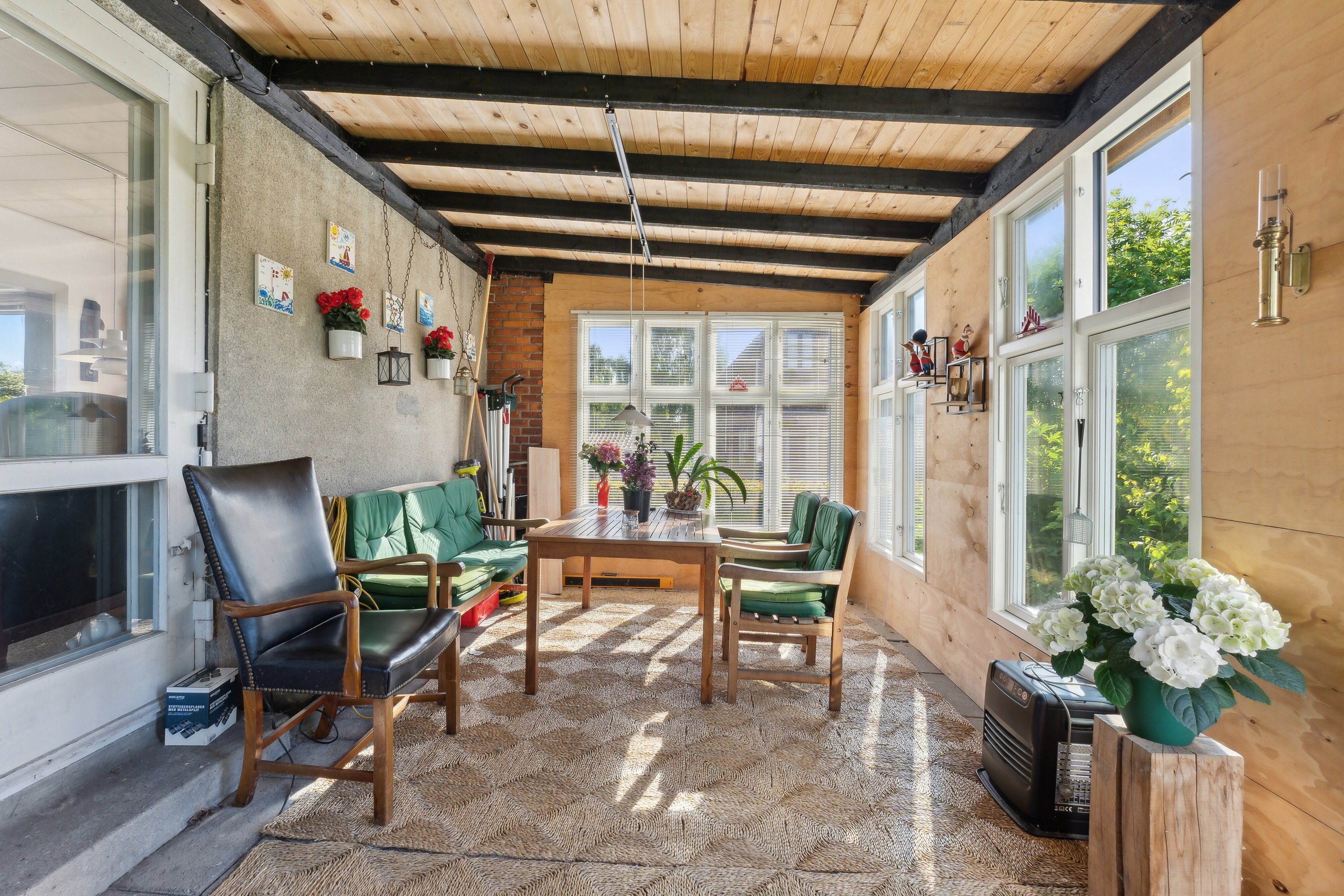 Fremhævet udestue billede i fuldskærmstilstand. Billede af Kostenborgvej 23, 2650 Hvidovre