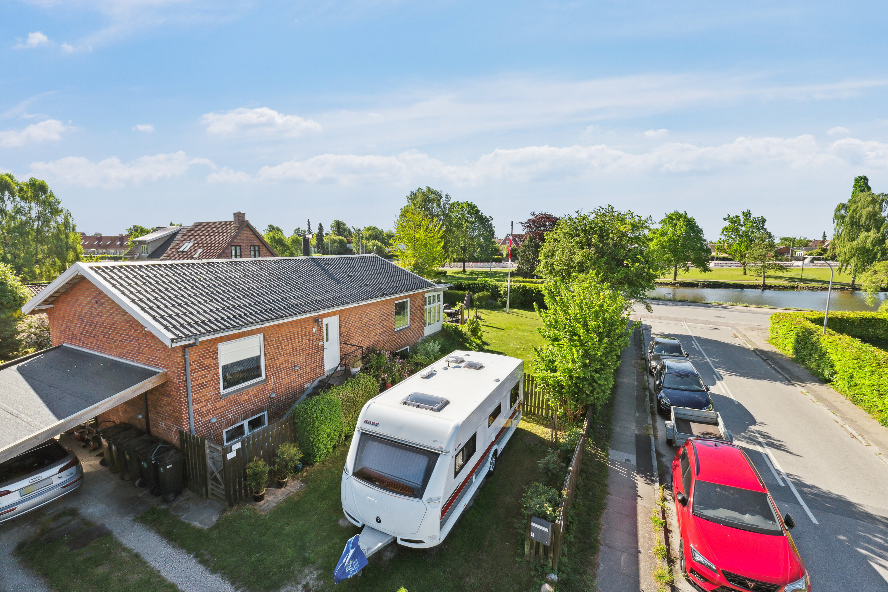 Fremhævet set fra vejen billede i fuldskærmstilstand. Billede af Kostenborgvej 23, 2650 Hvidovre