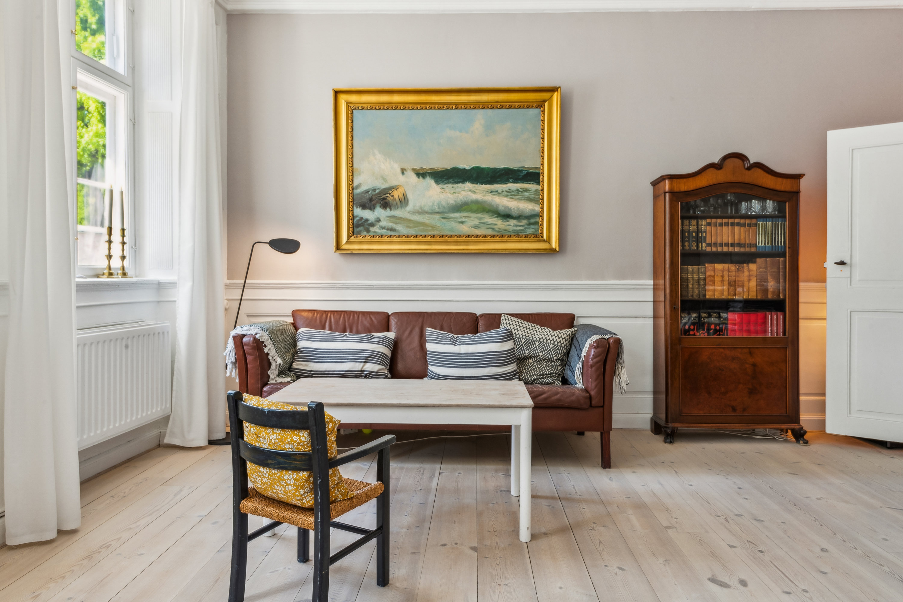 Fremhævet stue billede i fuldskærmstilstand. Billede af Lappen 18, 3000 Helsingør