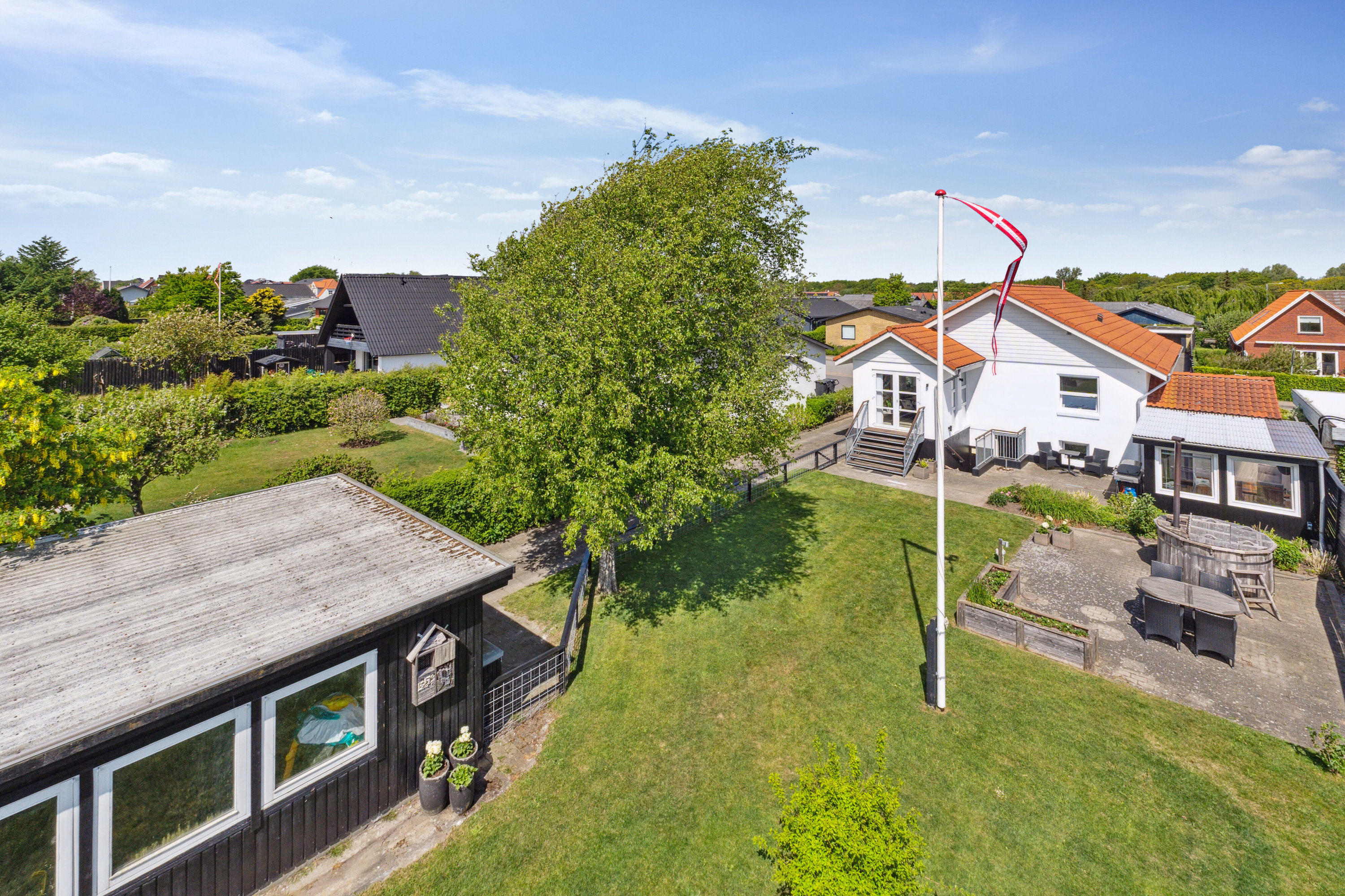 Fremhævet set fra haven billede i fuldskærmstilstand. Billede af Østre Alle 70, 9800 Hjørring