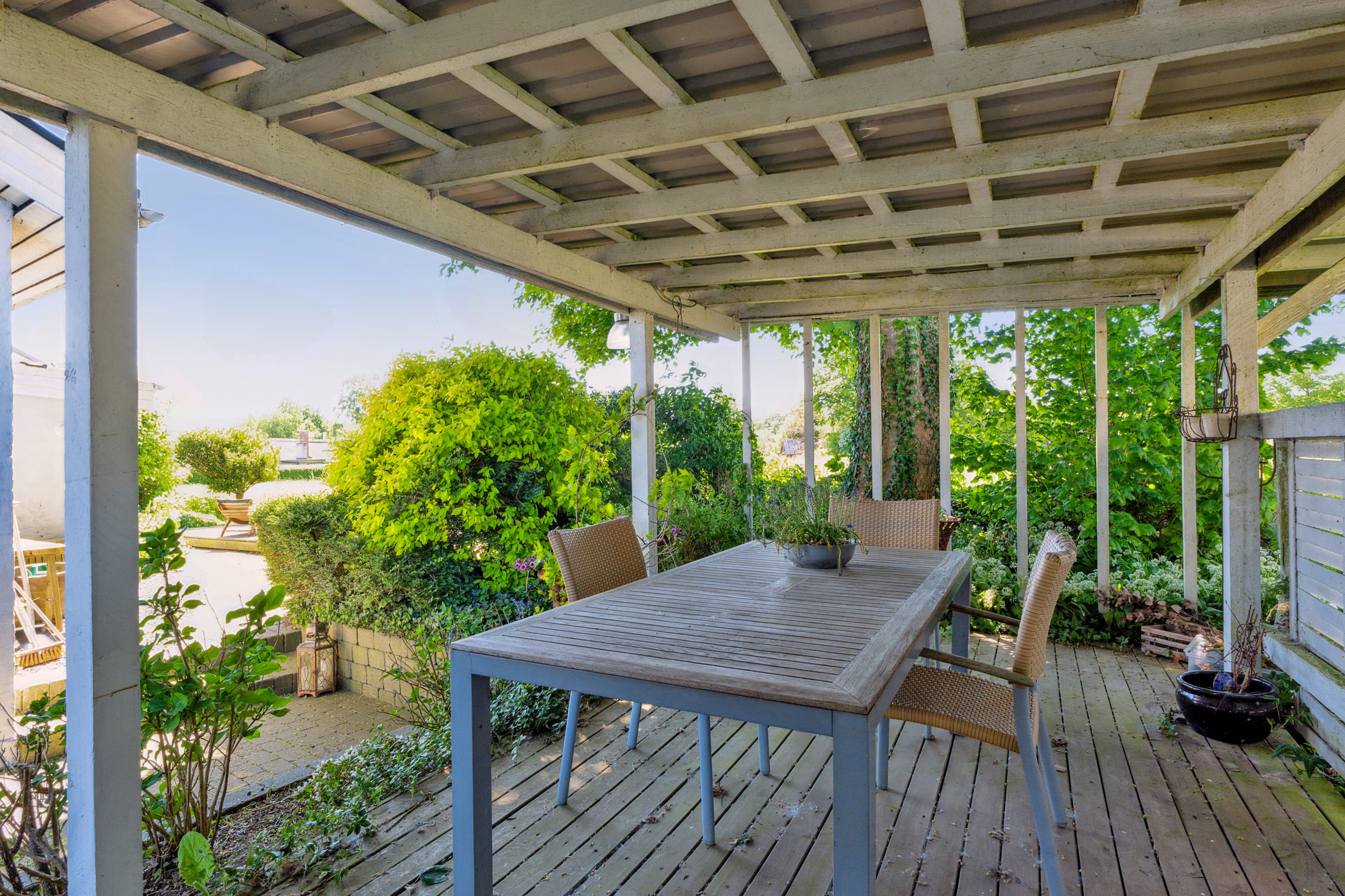 Fremhævet overdækket terrasse billede i fuldskærmstilstand. Billede af Farrevej 31, Skjørring, 8464 Galten