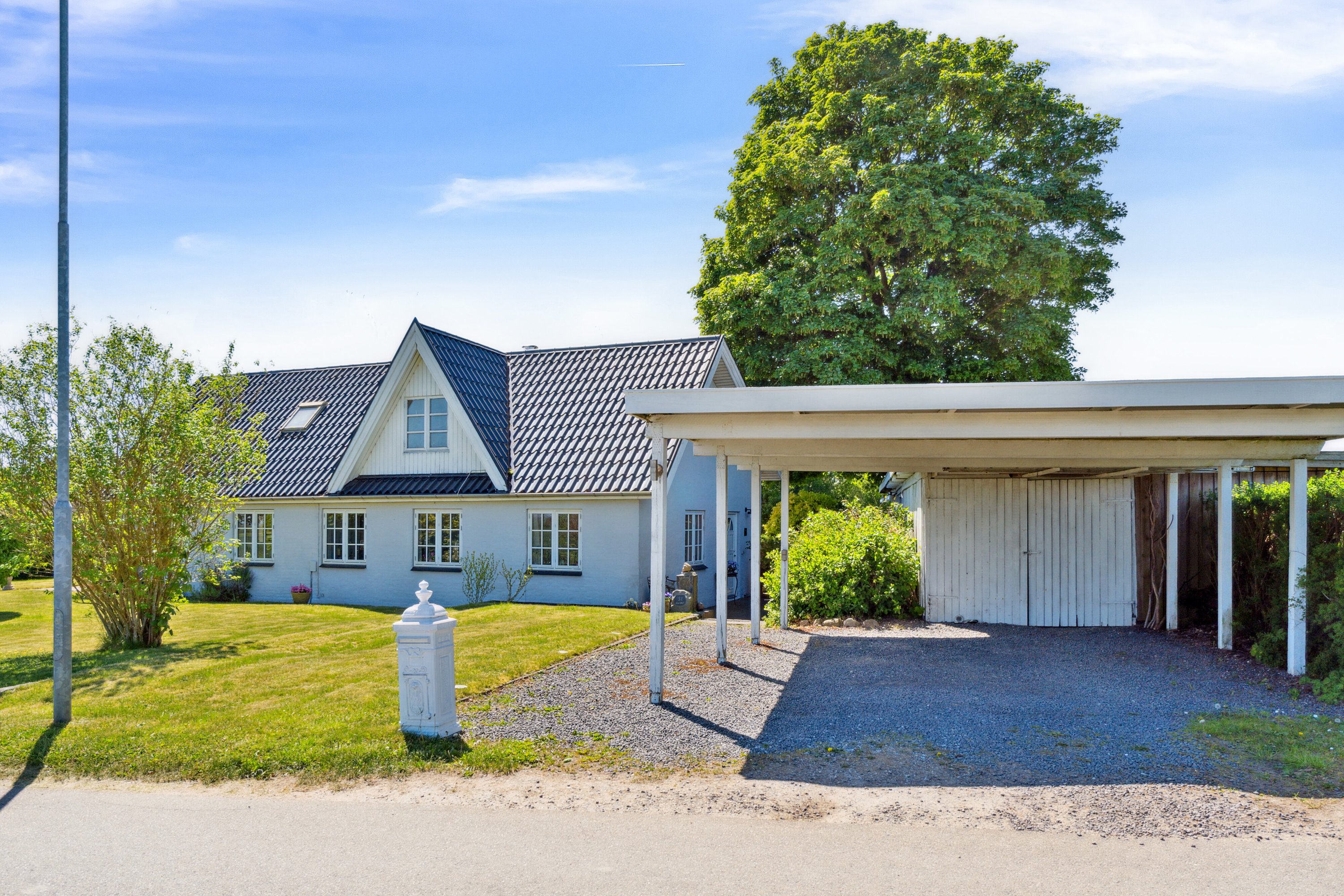 Fremhævet set fra vejen billede i fuldskærmstilstand. Billede af Farrevej 31, Skjørring, 8464 Galten