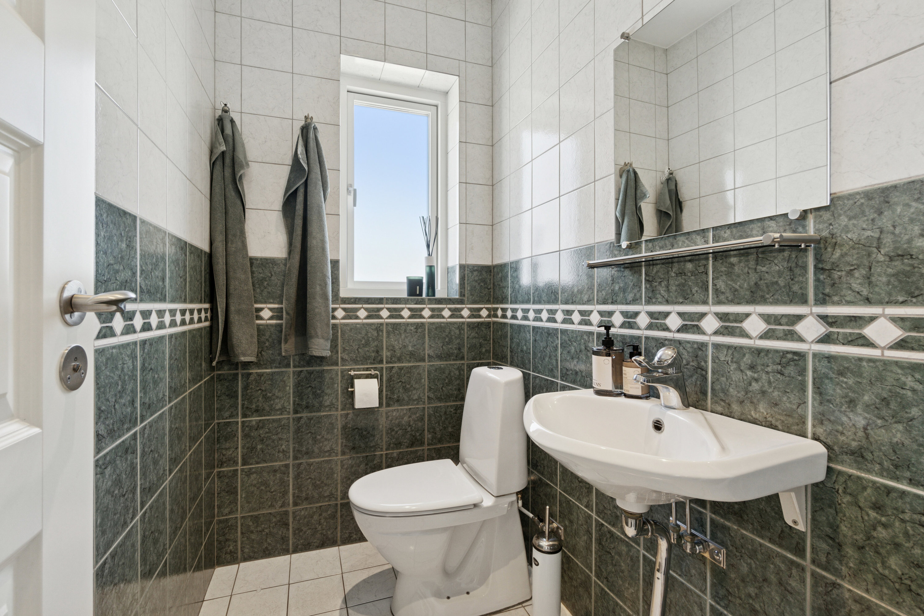 Fremhævet toilet billede i fuldskærmstilstand. Billede af Svend Dyrings Vej 12, 2300 København S