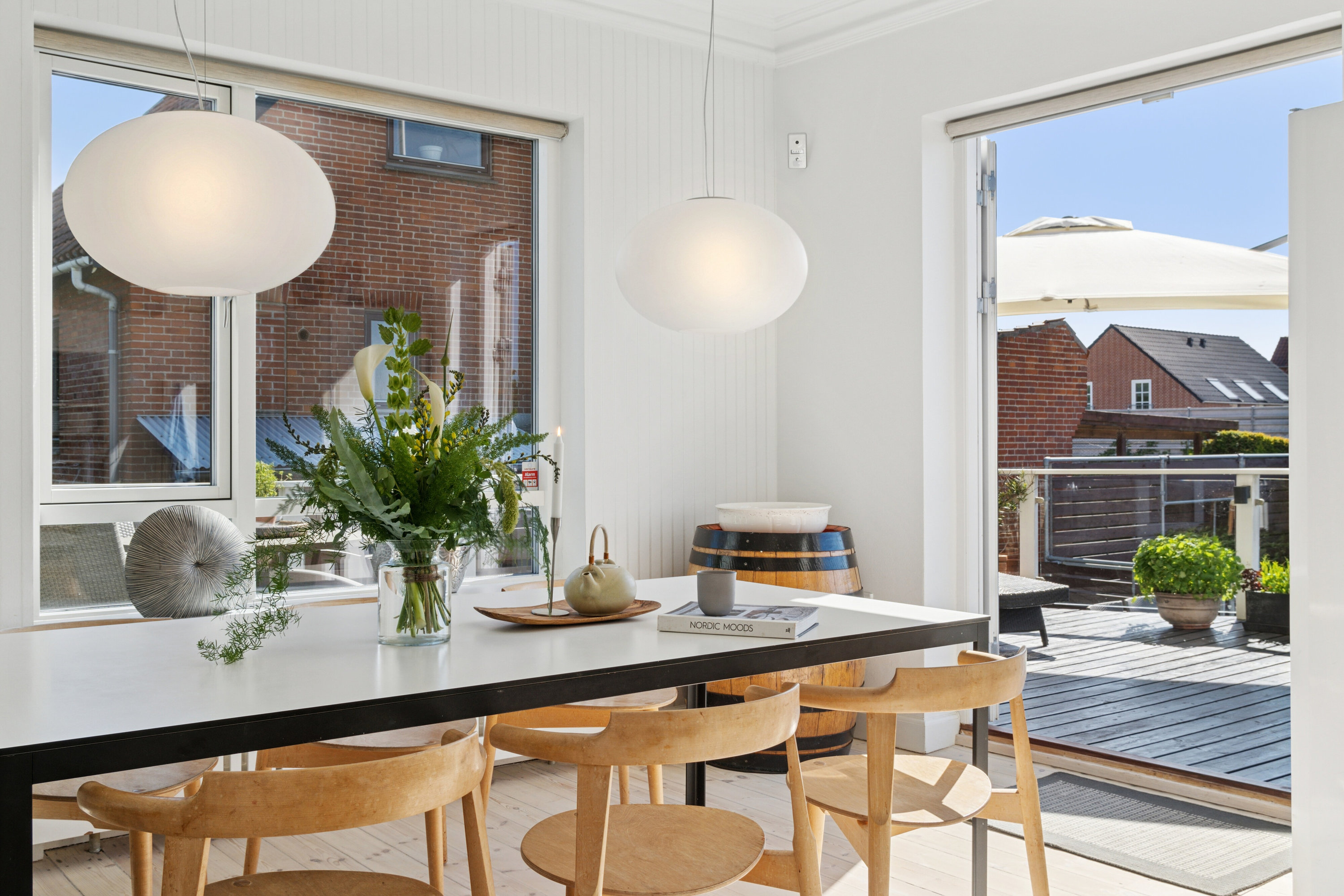 Fremhævet spisestue billede i fuldskærmstilstand. Billede af Svend Dyrings Vej 12, 2300 København S