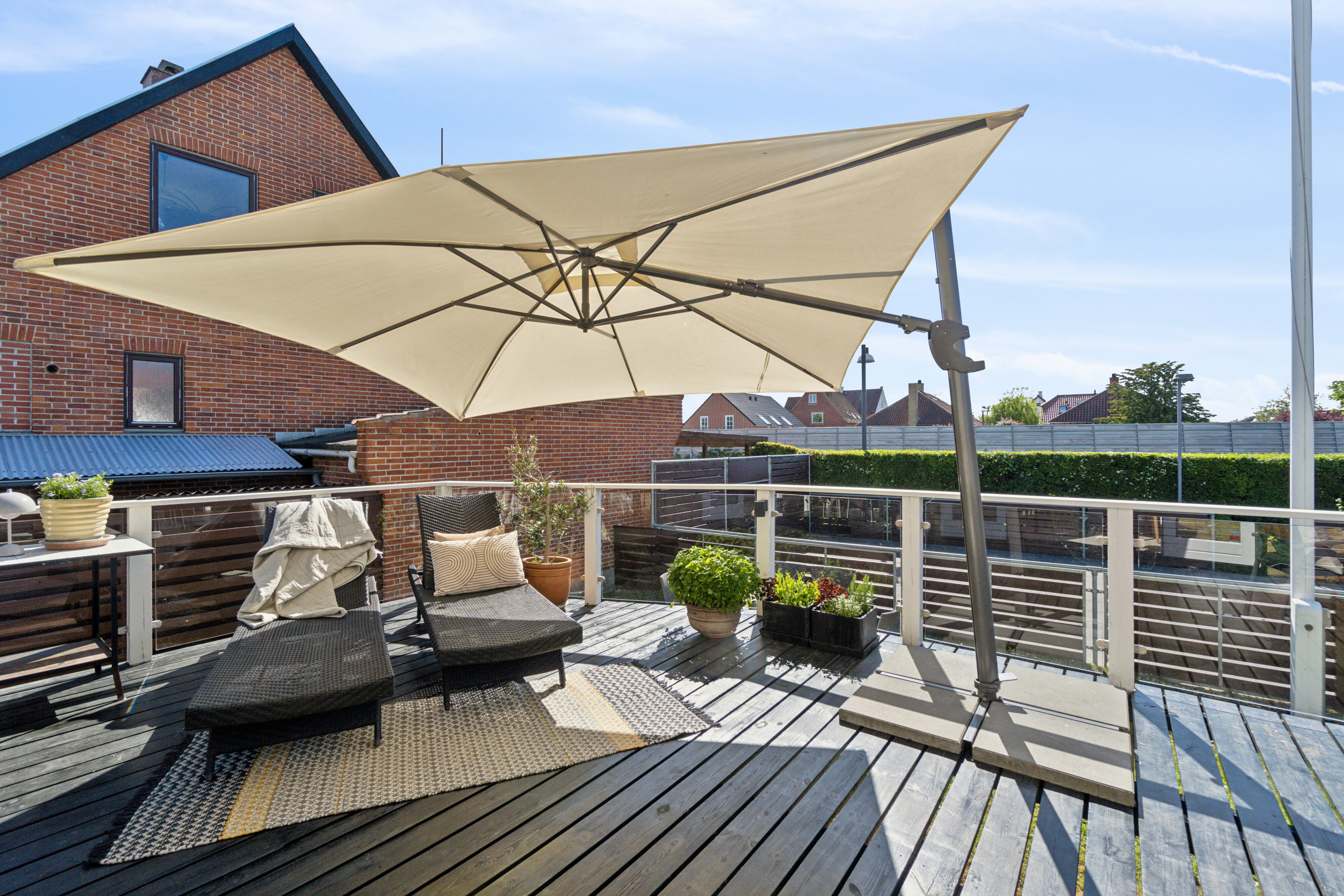 Fremhævet overdækket terrasse billede i fuldskærmstilstand. Billede af Svend Dyrings Vej 12, 2300 København S