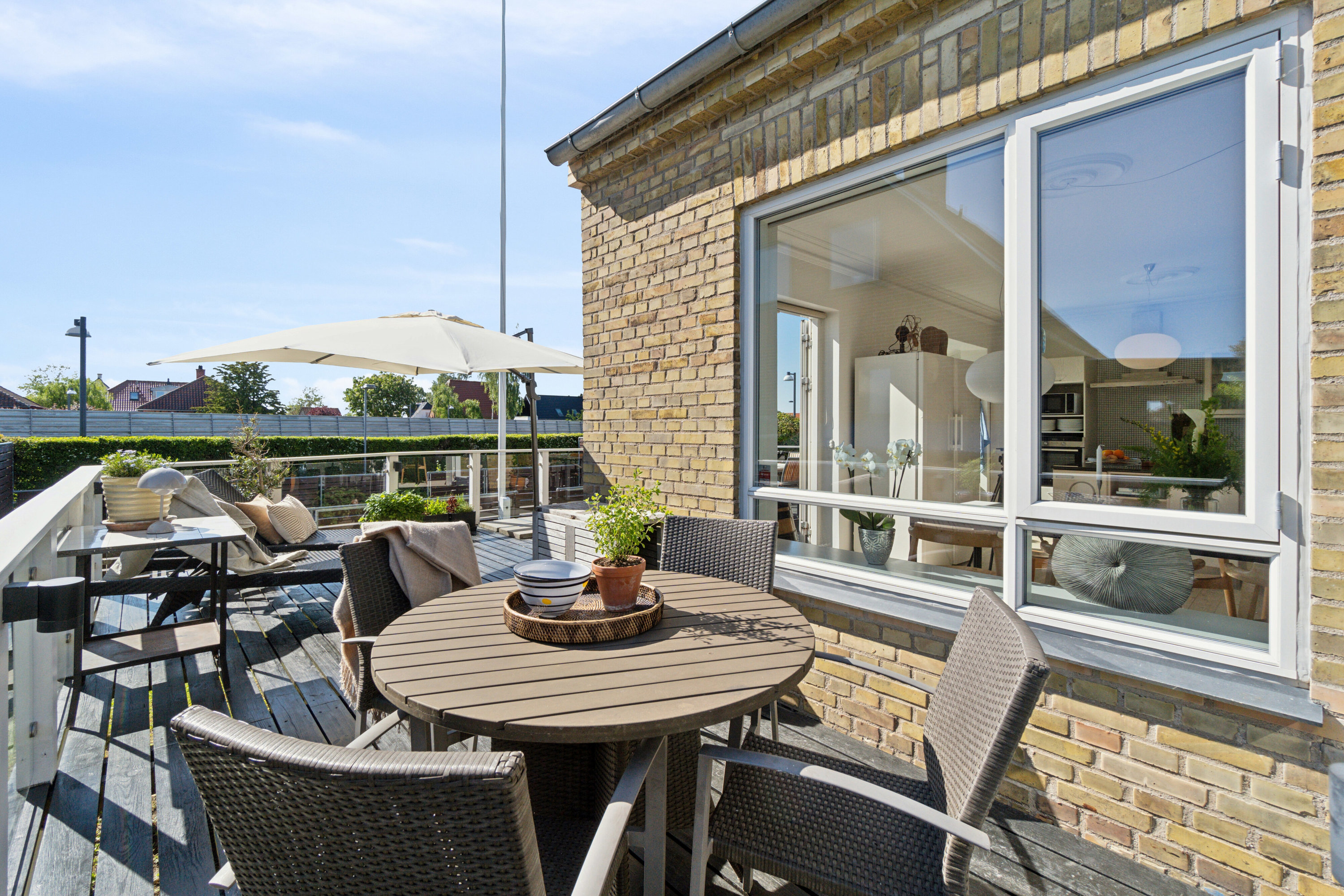 Fremhævet terrasse billede i fuldskærmstilstand. Billede af Svend Dyrings Vej 12, 2300 København S