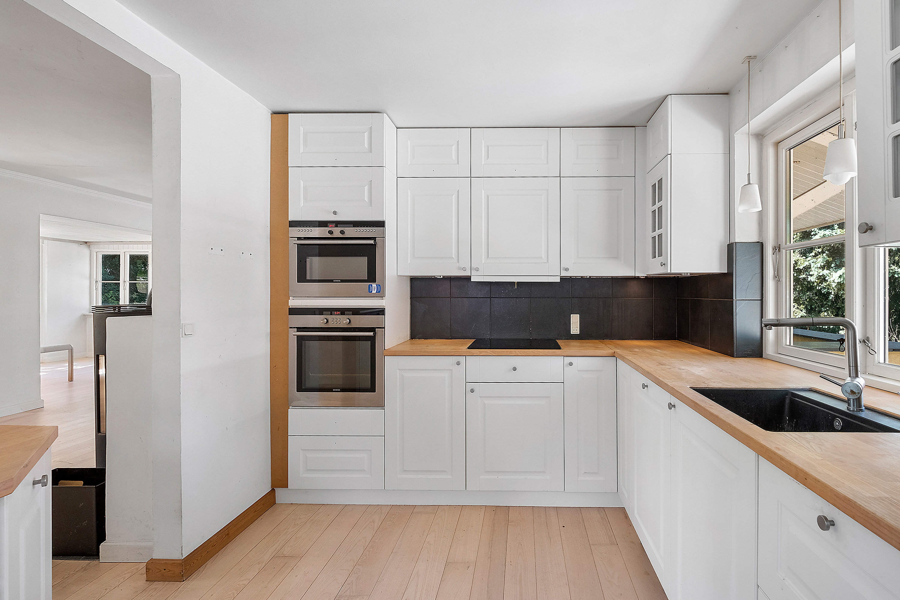 Fremhævet køkken billede i fuldskærmstilstand. Billede af Hørsholm Kongevej 21, 2970 Hørsholm