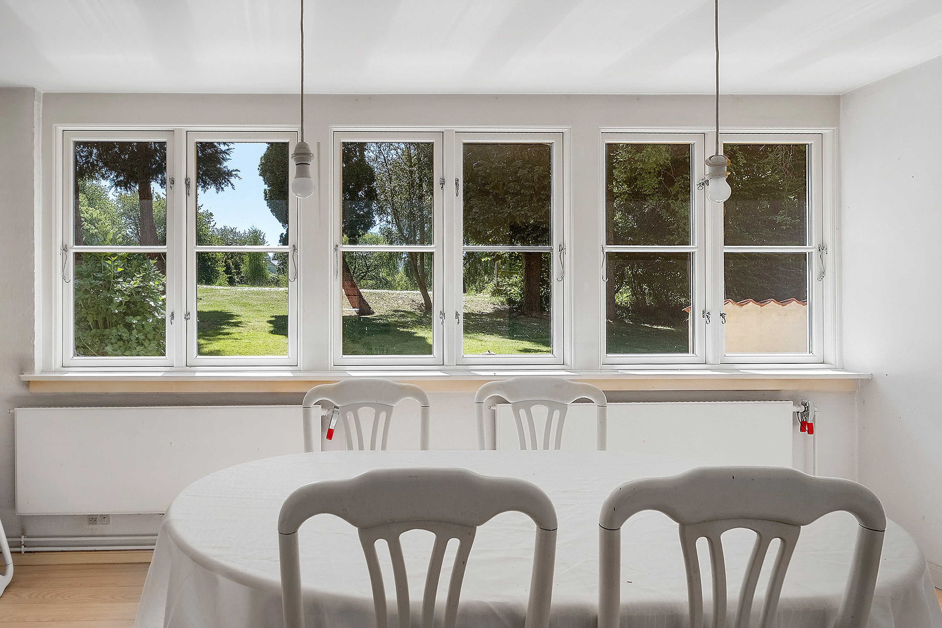 Fremhævet spisestue billede i fuldskærmstilstand. Billede af Hørsholm Kongevej 21, 2970 Hørsholm