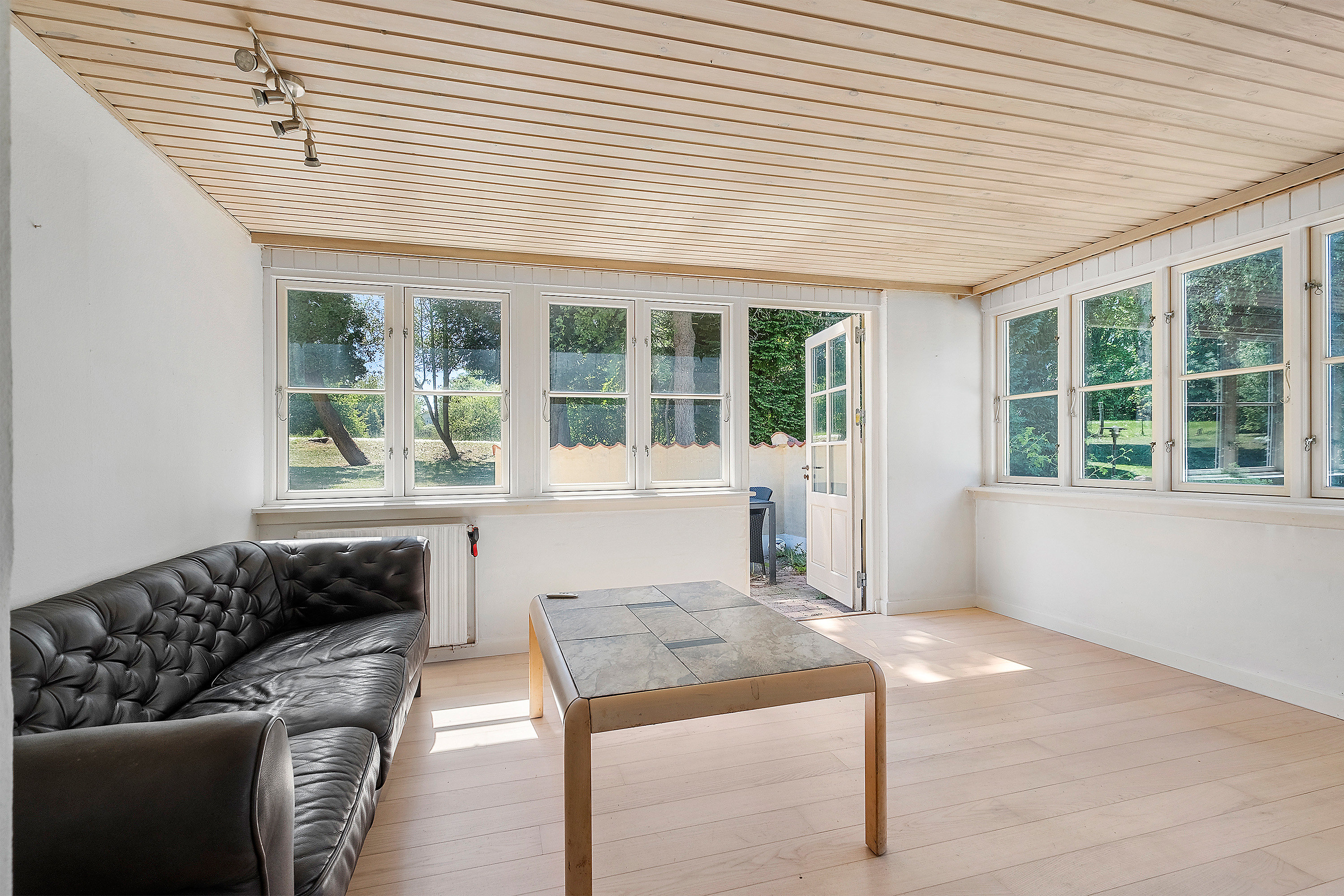 Fremhævet stue billede i fuldskærmstilstand. Billede af Hørsholm Kongevej 21, 2970 Hørsholm