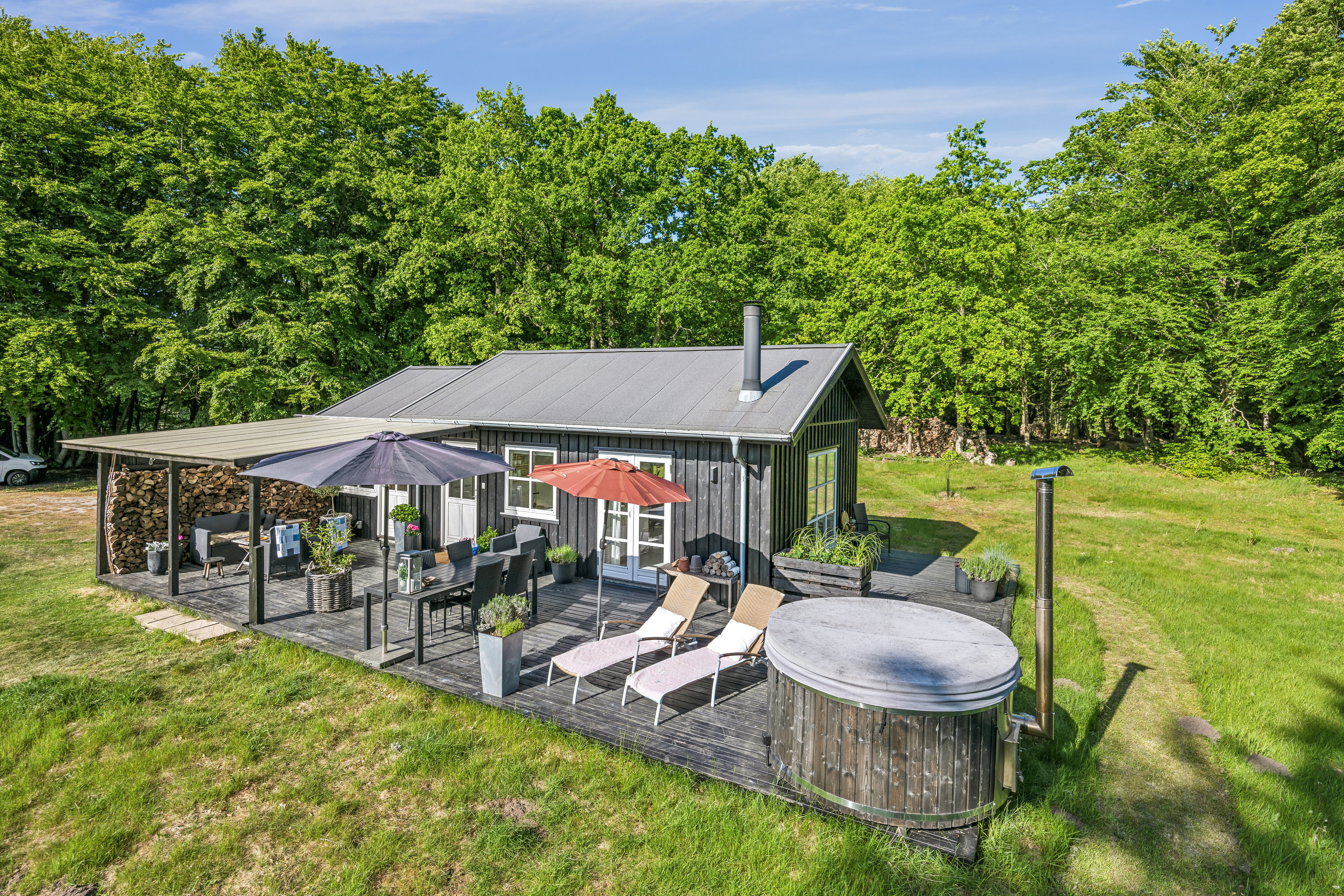 Fremhævet ejendom 1 billede i fuldskærmstilstand. Billede af Vestbjerg Skovvej 30, 9380 Vestbjerg