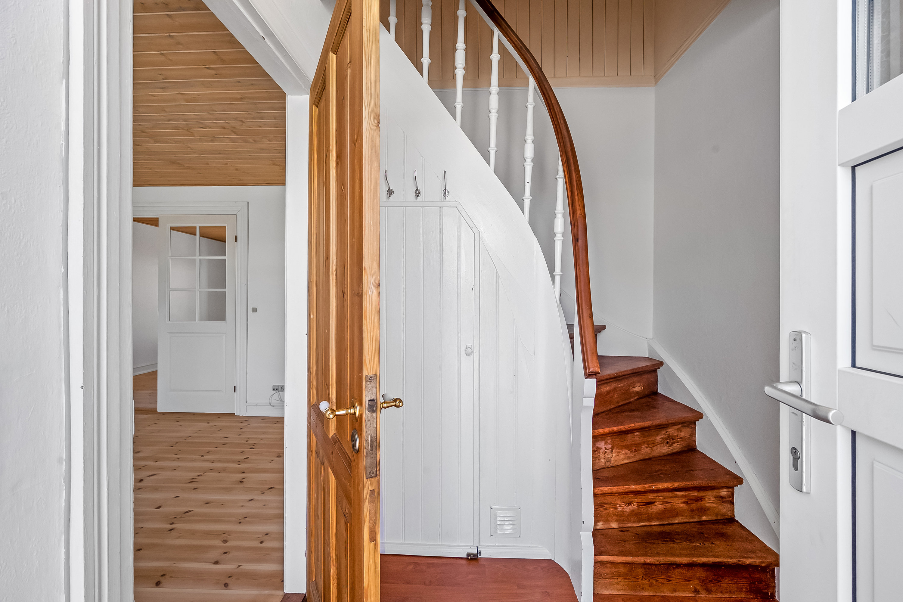 Fremhævet trappe billede i fuldskærmstilstand. Billede af Grønnegade 7, 6880 Tarm