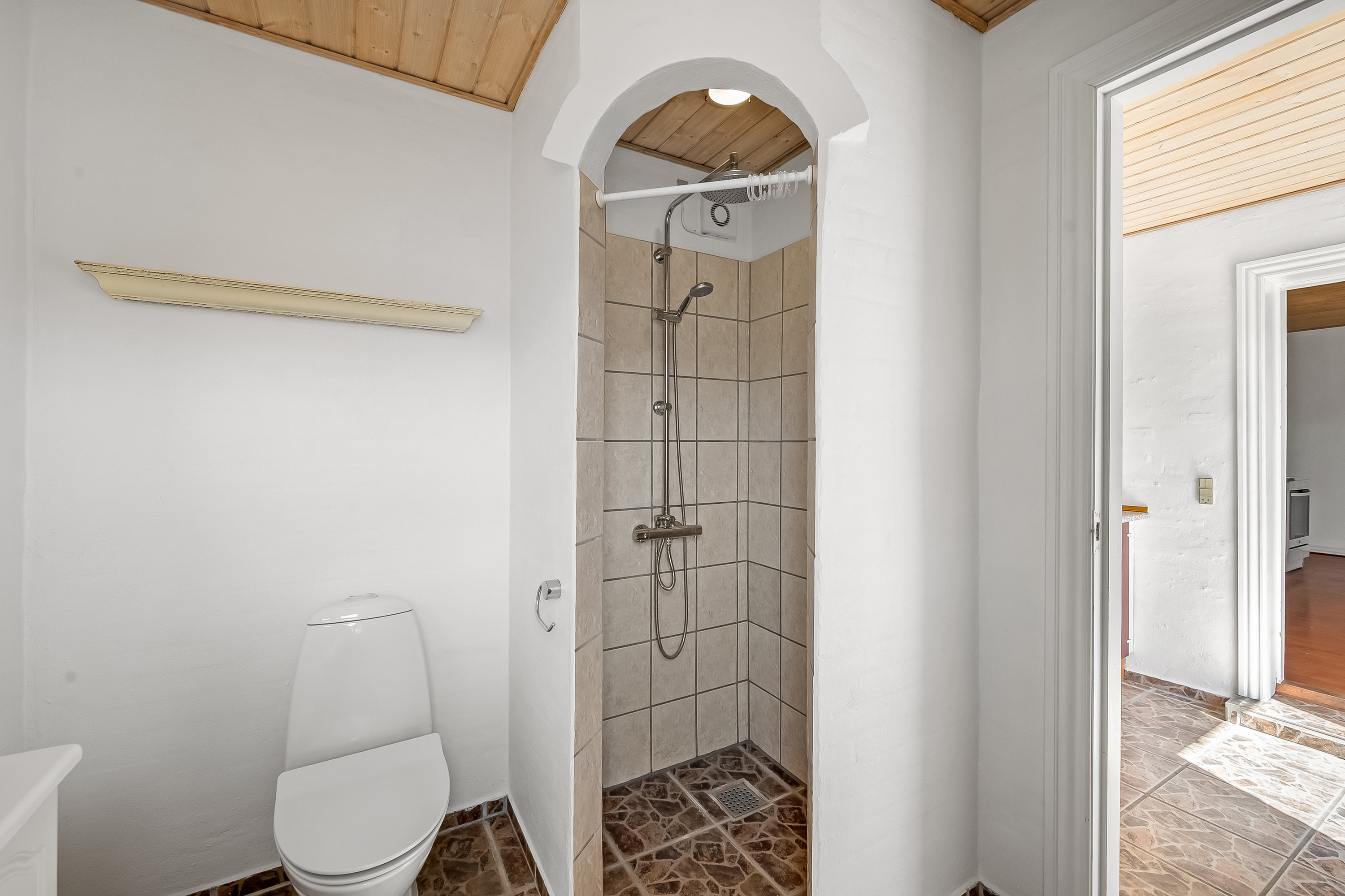 Fremhævet badeværelse billede i fuldskærmstilstand. Billede af Grønnegade 7, 6880 Tarm