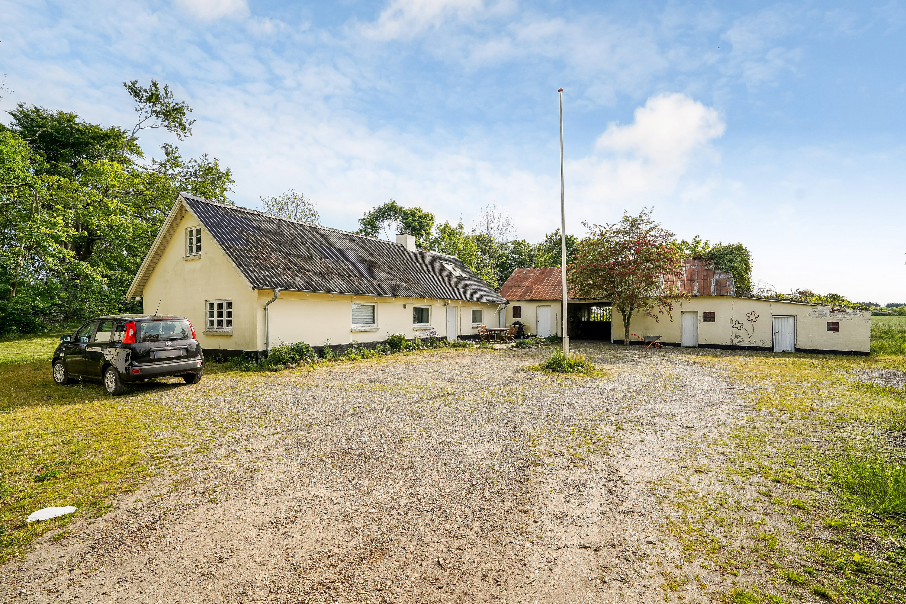 Fremhævet ejendommen billede i fuldskærmstilstand. Billede af Sandvadvej 17, 8765 Klovborg