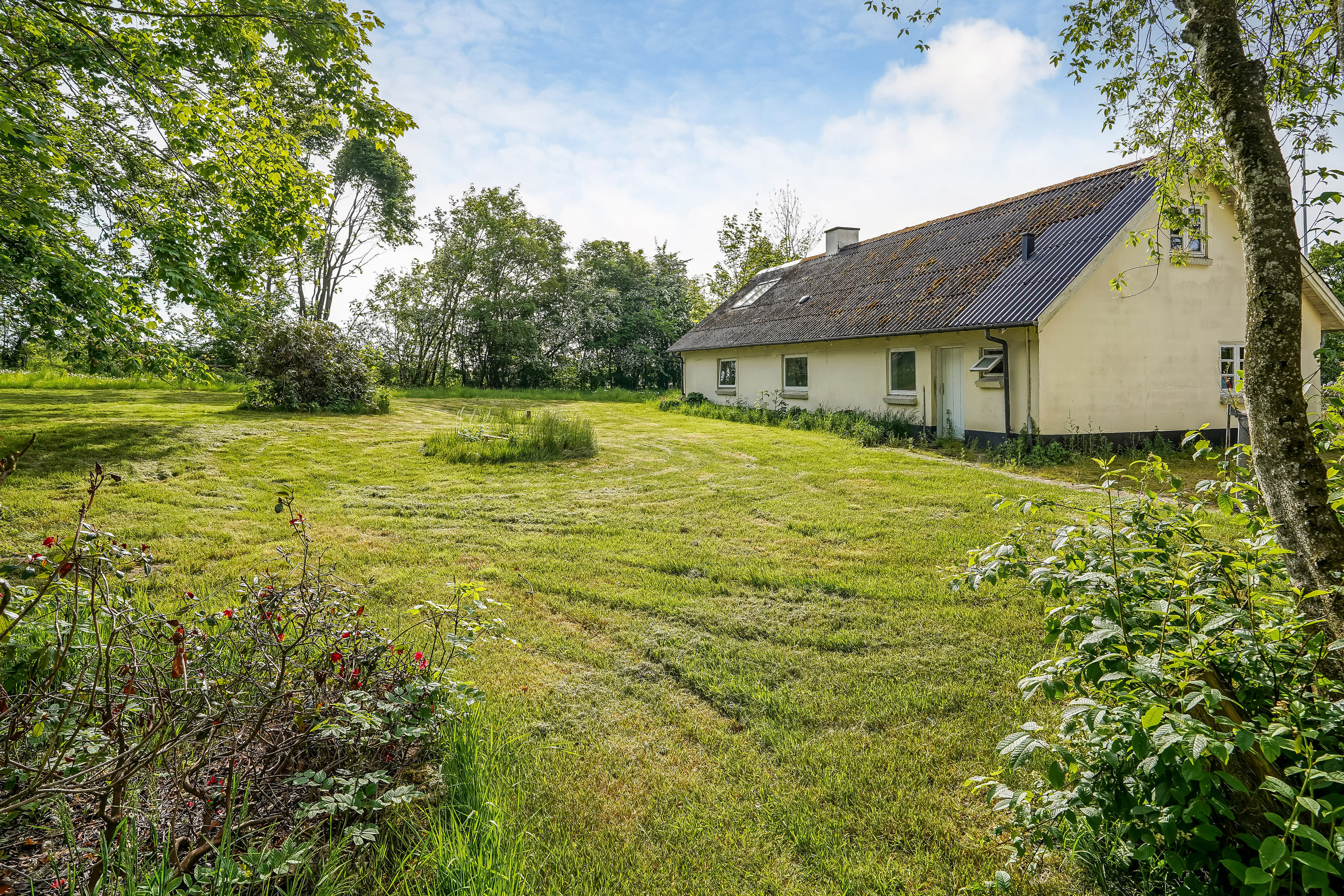 Fremhævet have billede i fuldskærmstilstand. Billede af Sandvadvej 17, 8765 Klovborg