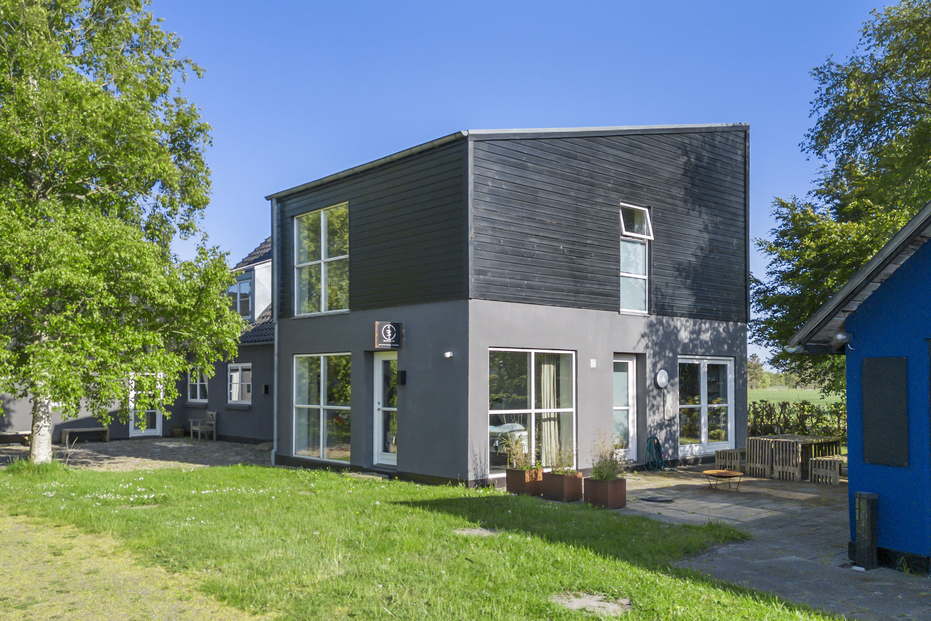 Fremhævet facade billede i fuldskærmstilstand. Billede af Elkærvej 6, Tversted, 9881 Bindslev