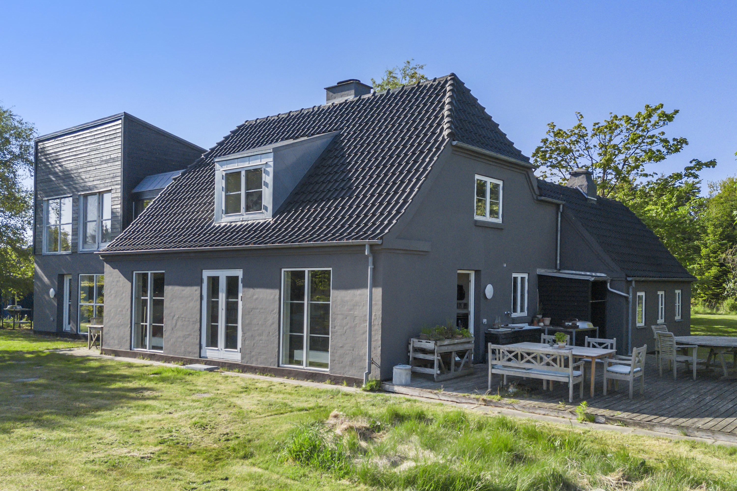 Fremhævet facade billede i fuldskærmstilstand. Billede af Elkærvej 6, Tversted, 9881 Bindslev