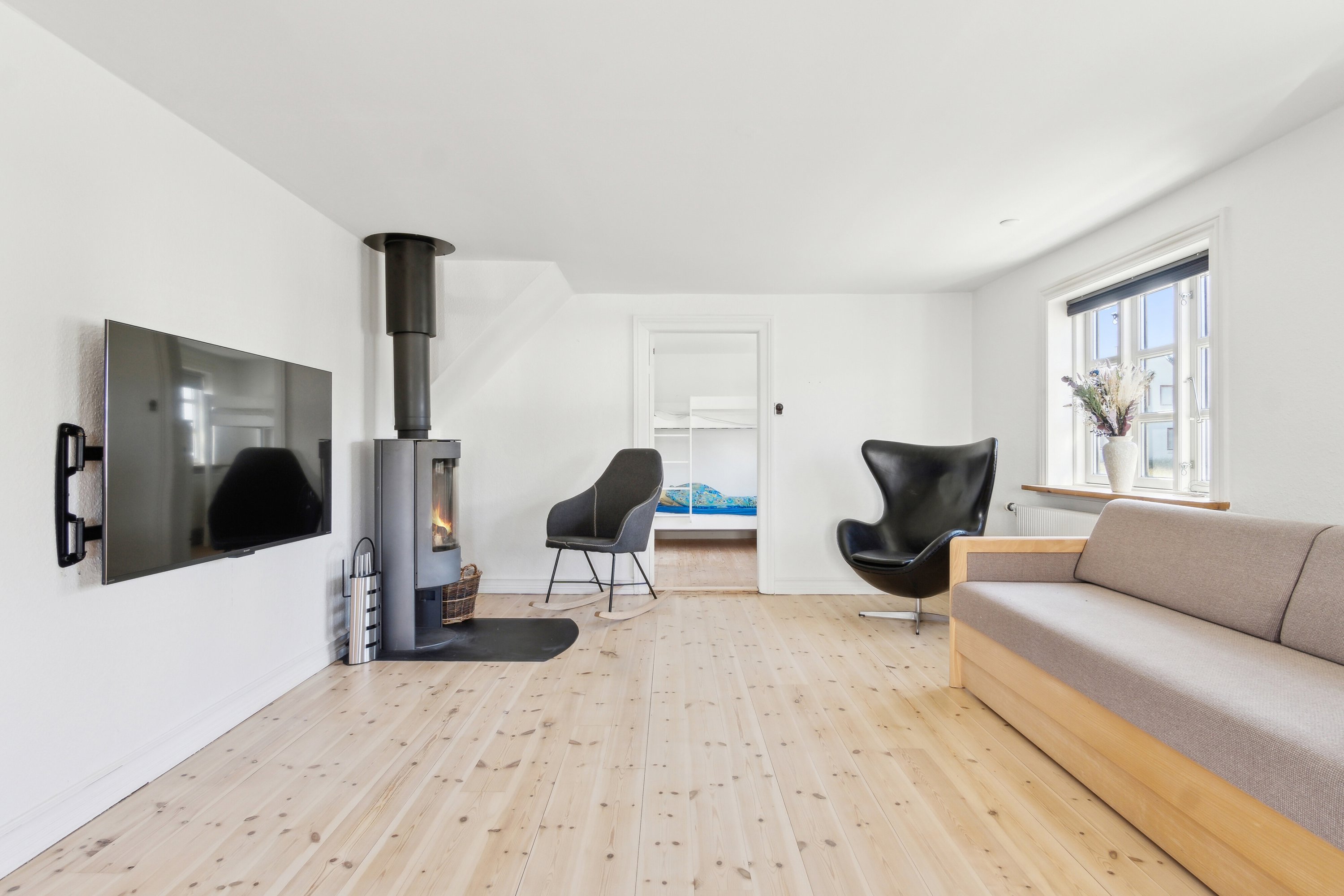 Fremhævet stue billede i fuldskærmstilstand. Billede af Ørhagevej 30, Klitmøller, 7700 Thisted