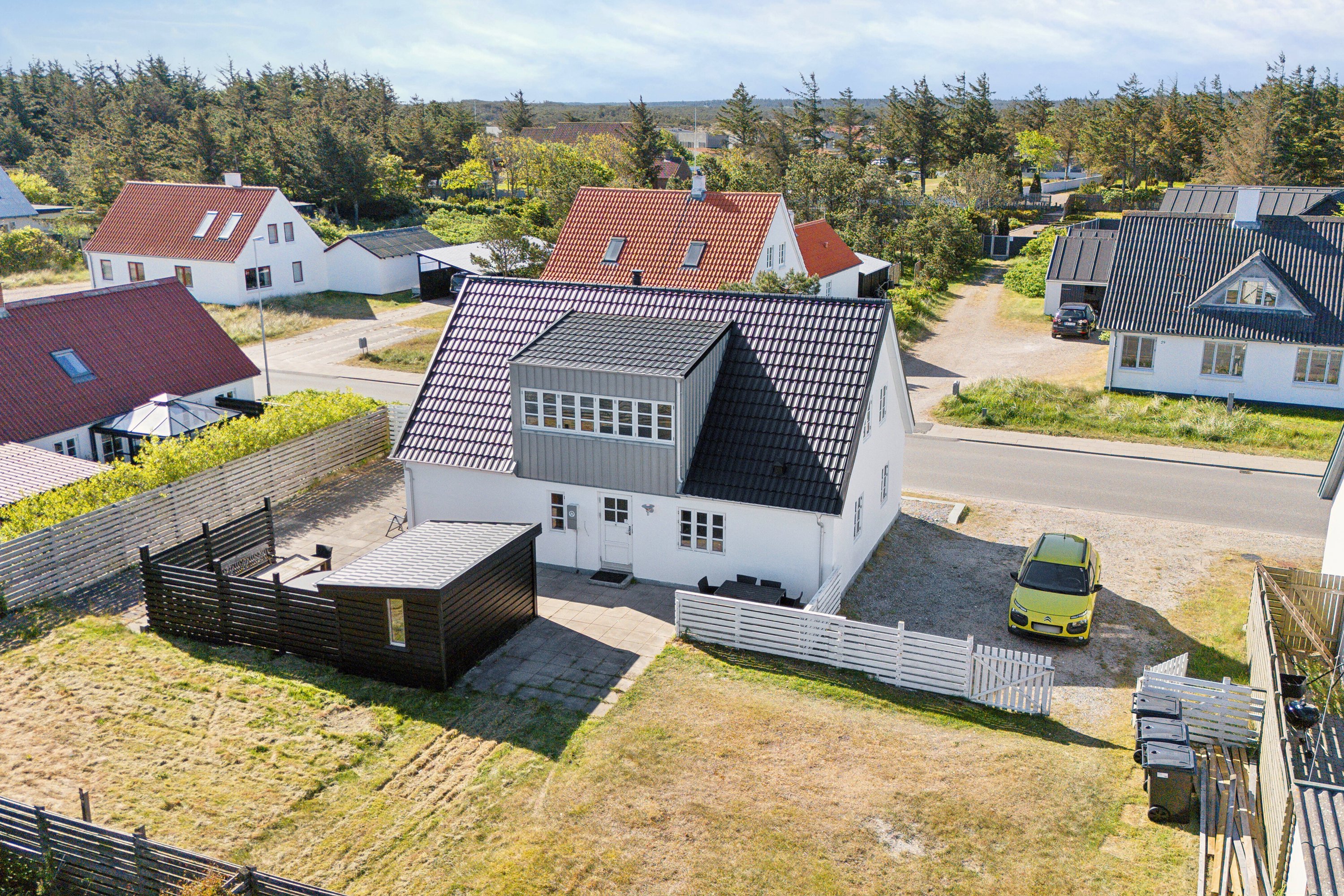 Miniaturebillede 1: set fra haven. Billede af Ørhagevej 30, Klitmøller, 7700 Thisted