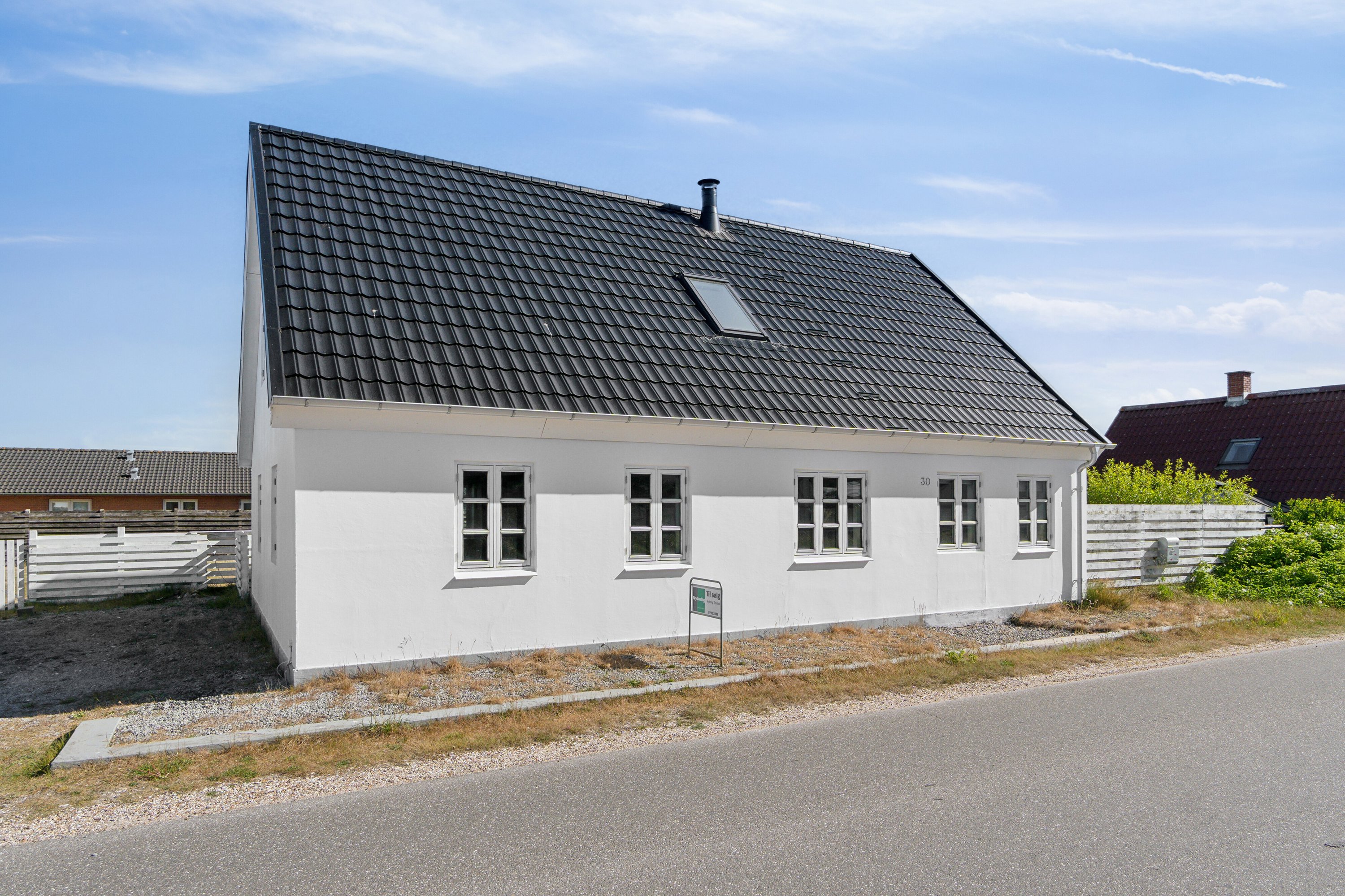 Fremhævet set fra vejen billede i fuldskærmstilstand. Billede af Ørhagevej 30, Klitmøller, 7700 Thisted