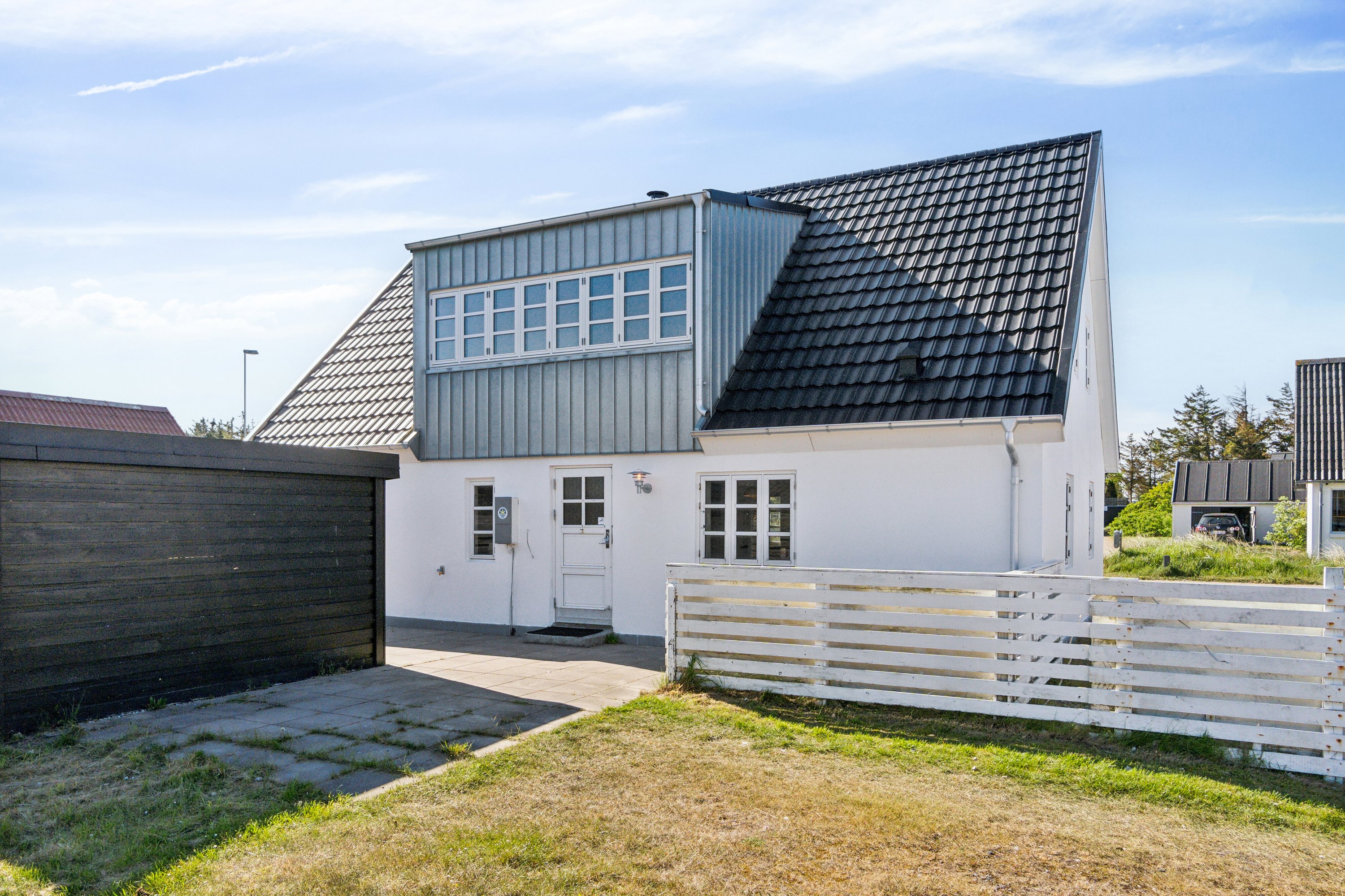 Fremhævet set fra haven billede i fuldskærmstilstand. Billede af Ørhagevej 30, Klitmøller, 7700 Thisted