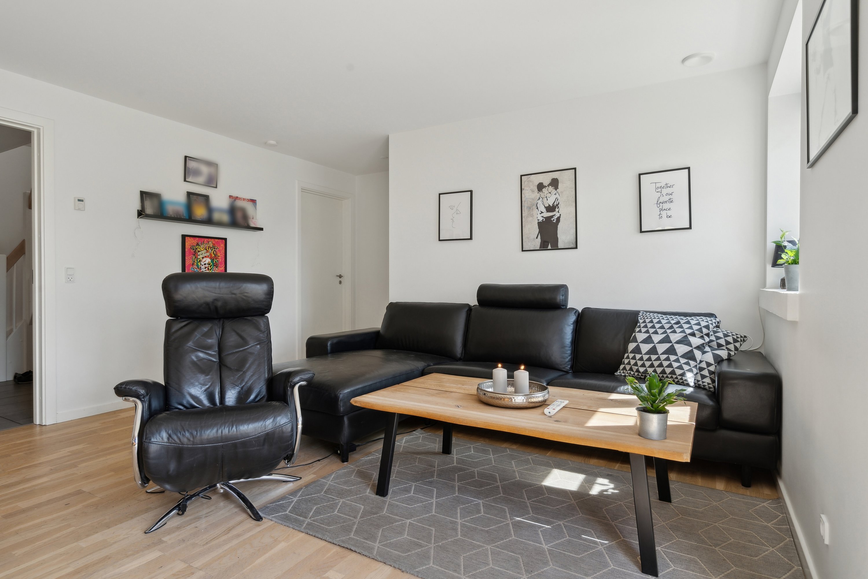 Fremhævet stue billede i fuldskærmstilstand. Billede af Bredgade 12, 4653 Karise