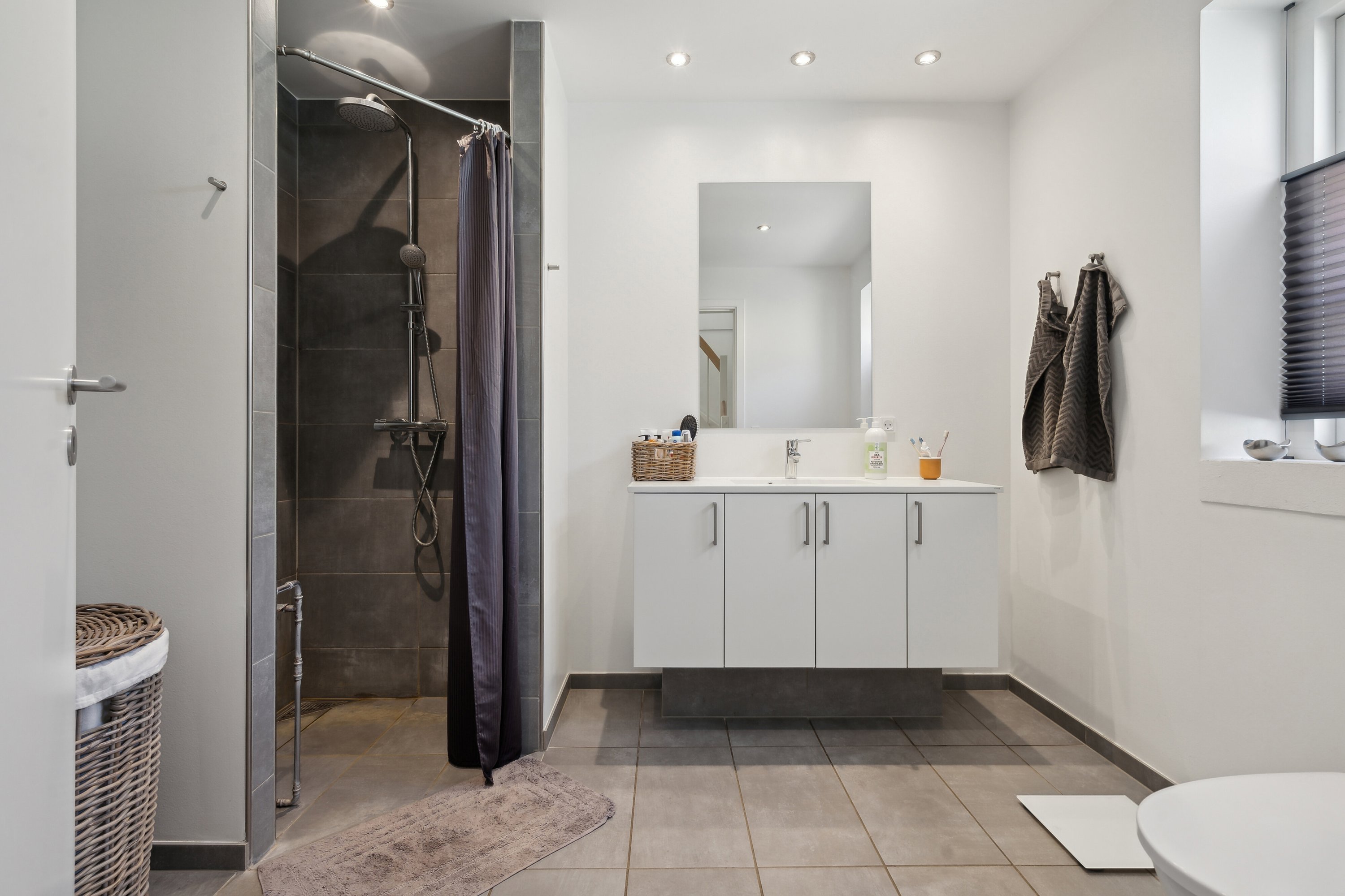 Fremhævet badeværelse billede i fuldskærmstilstand. Billede af Bredgade 12, 4653 Karise