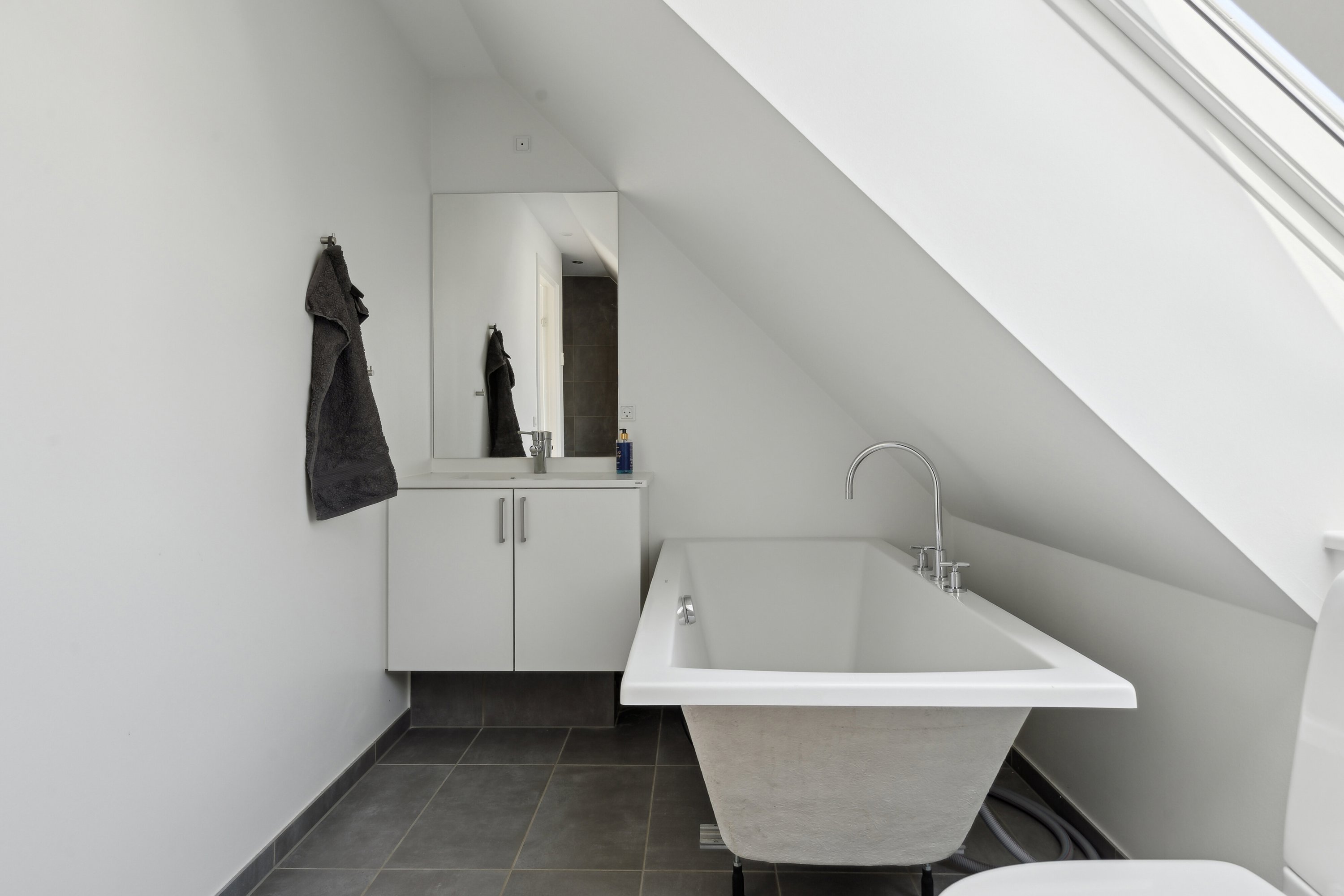 Fremhævet badeværelse billede i fuldskærmstilstand. Billede af Bredgade 12, 4653 Karise