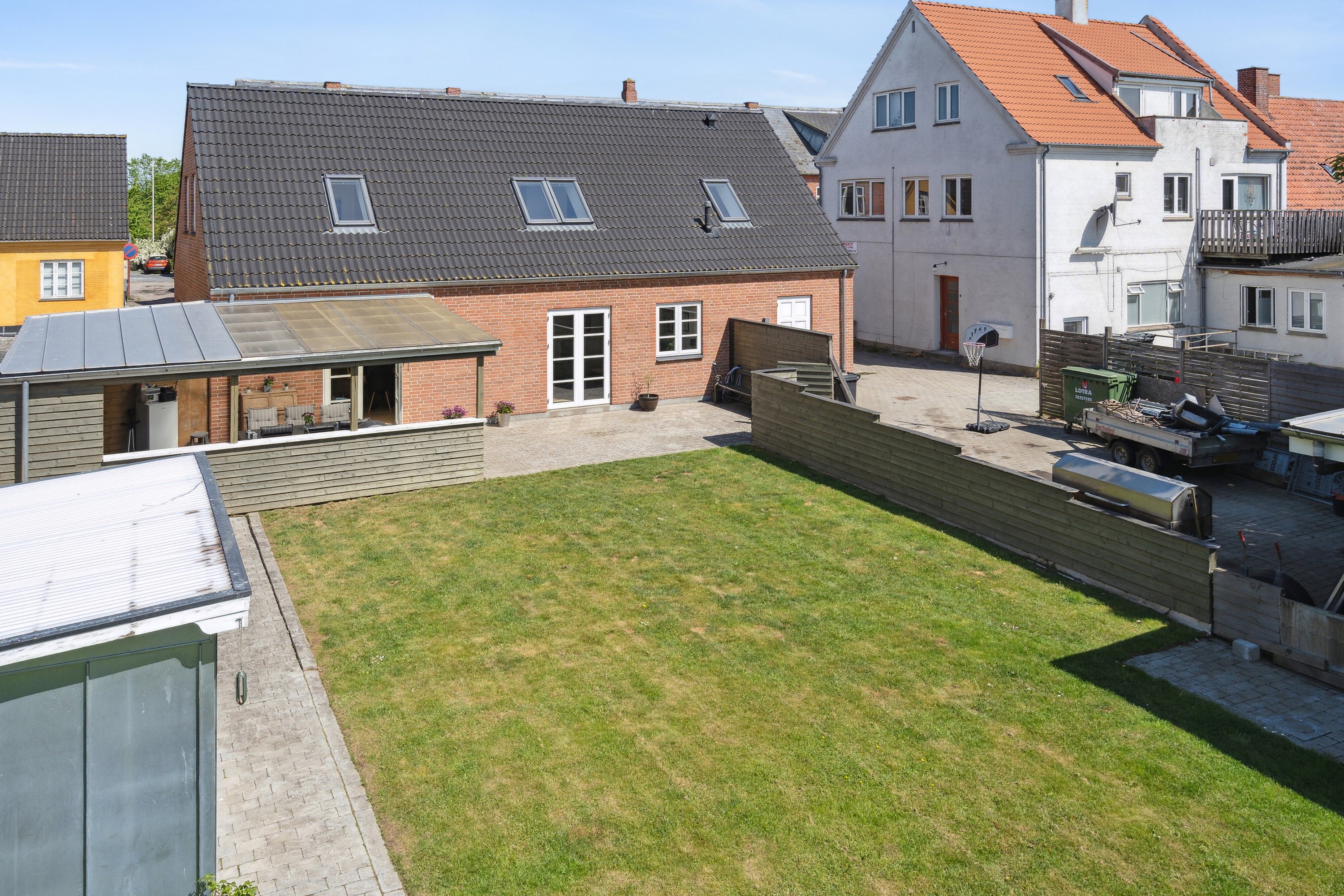 Fremhævet udendørs billede i fuldskærmstilstand. Billede af Bredgade 12, 4653 Karise