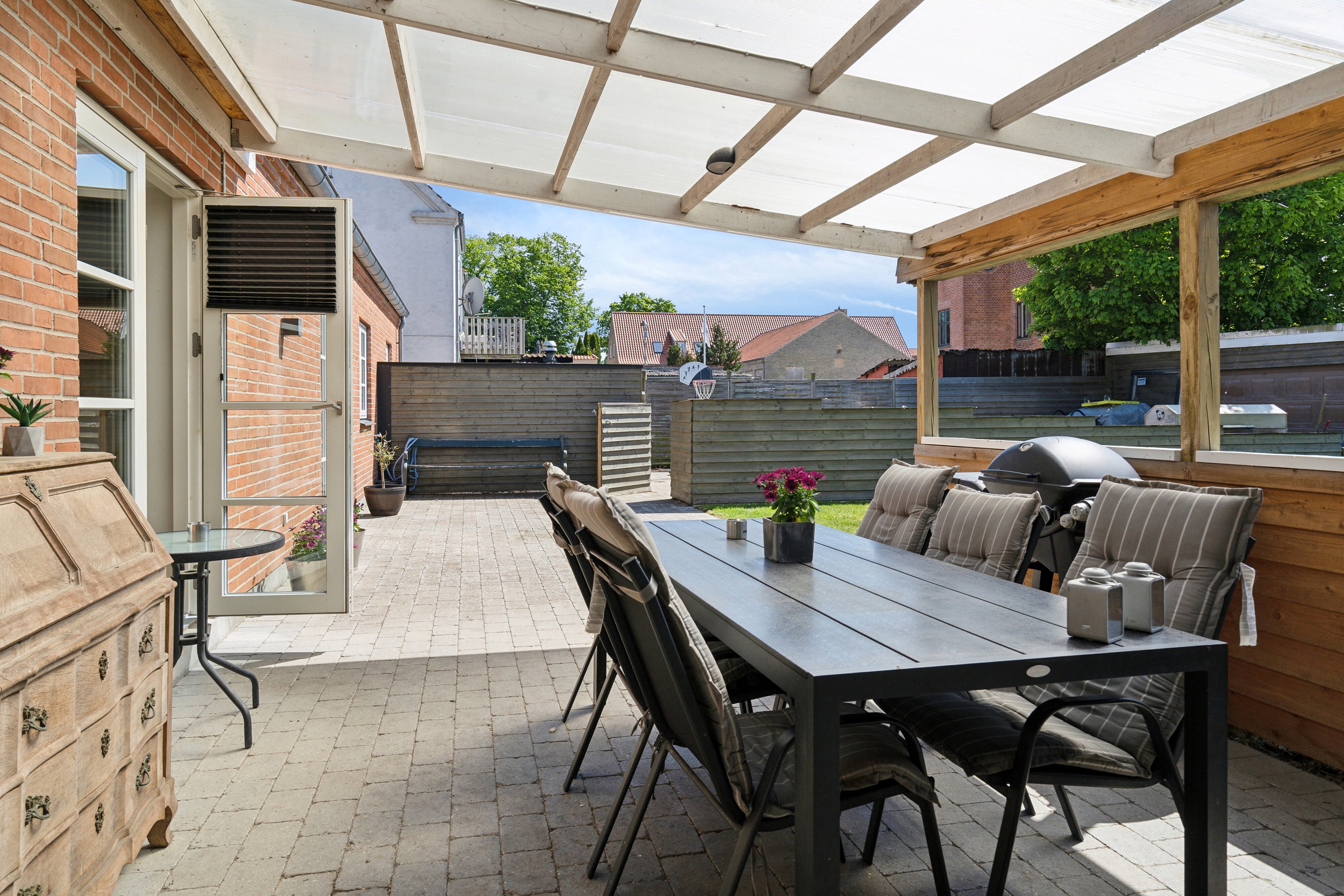Miniaturebillede 1: terrasse. Billede af Bredgade 12, 4653 Karise