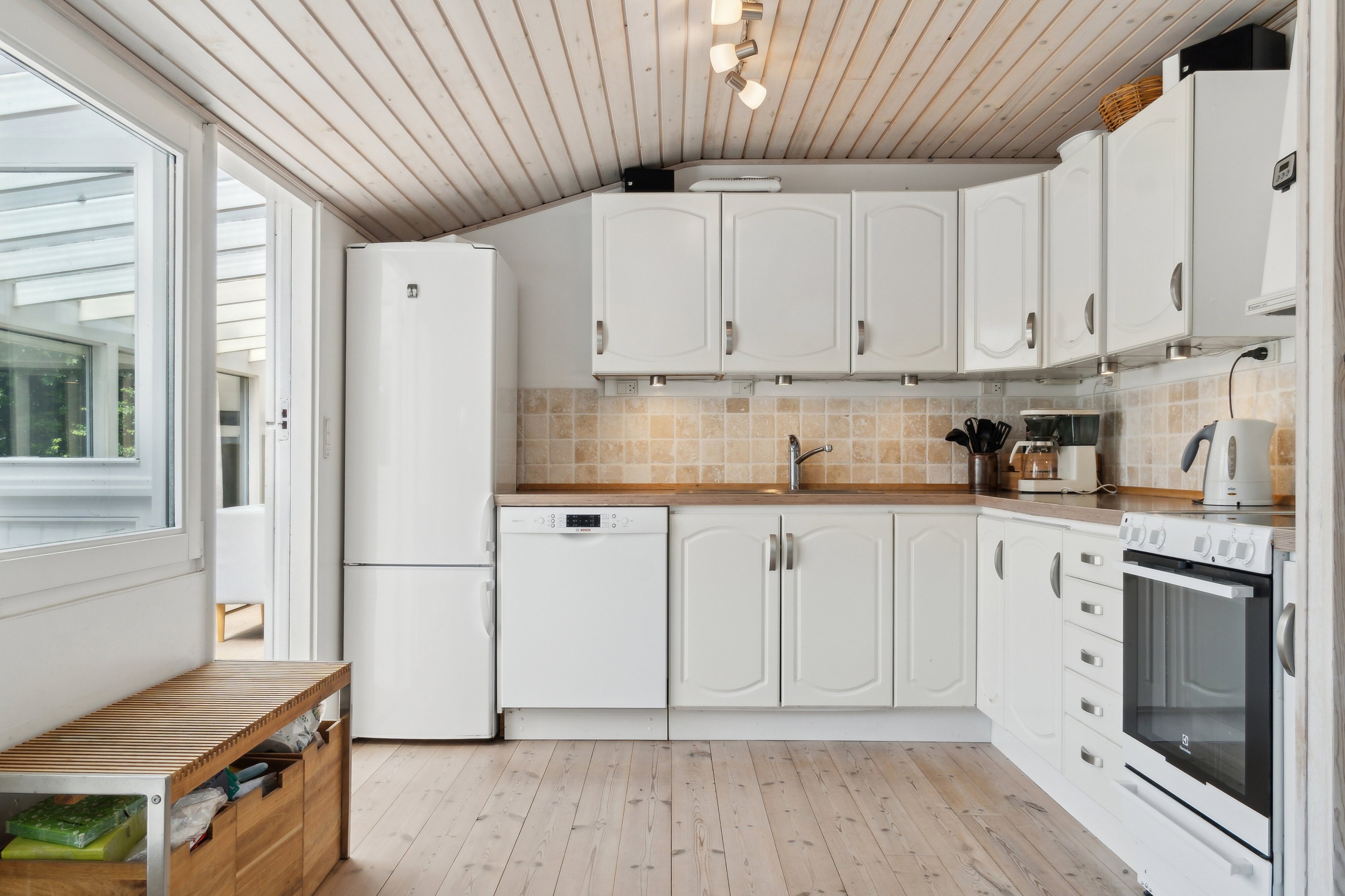 Fremhævet køkken billede i fuldskærmstilstand. Billede af Skadevænget 79, Vellerup, 4050 Skibby