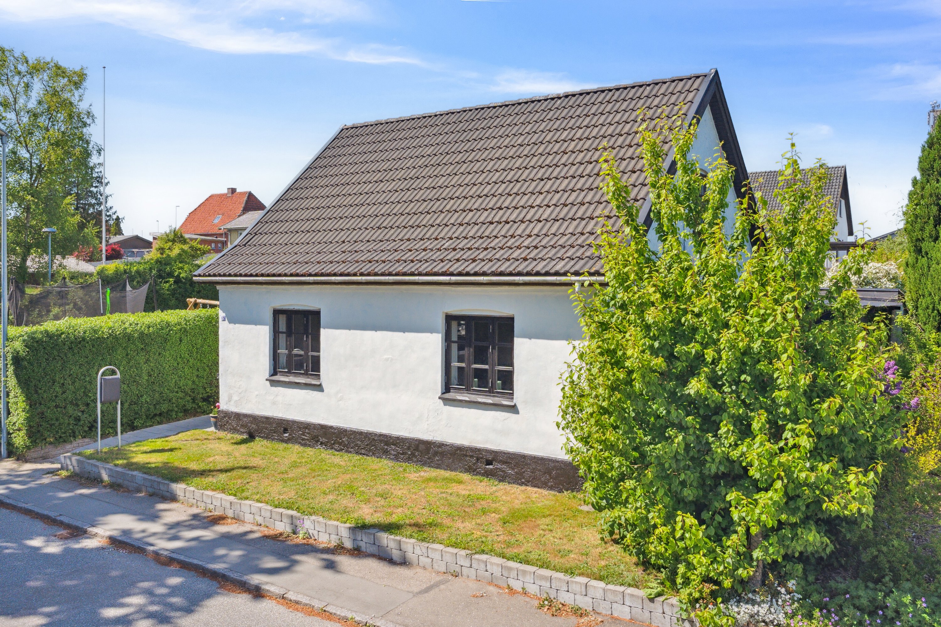 Fremhævet set fra vejen billede i fuldskærmstilstand. Billede af Nørreås 37, 4200 Slagelse