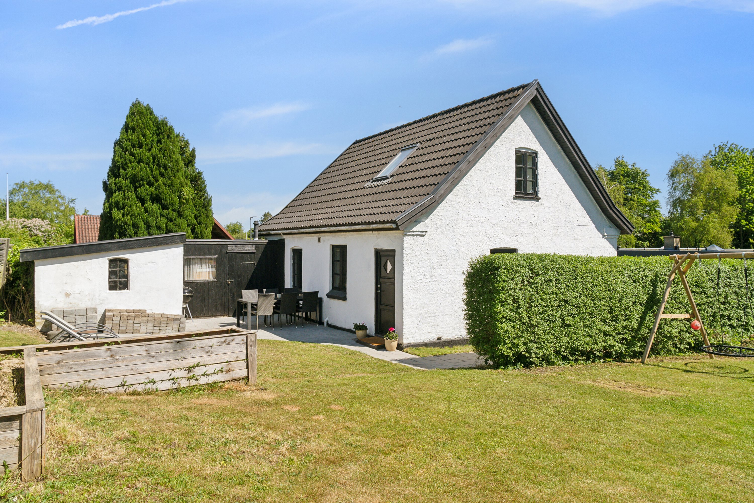 Fremhævet set fra haven billede i fuldskærmstilstand. Billede af Nørreås 37, 4200 Slagelse