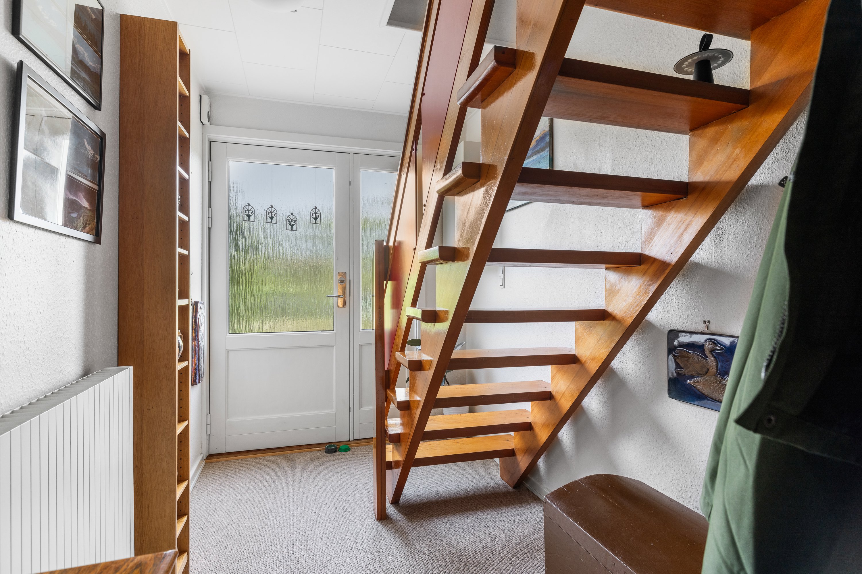 Fremhævet trappe billede i fuldskærmstilstand. Billede af Strandparken 11, Faldsled, 5642 Millinge