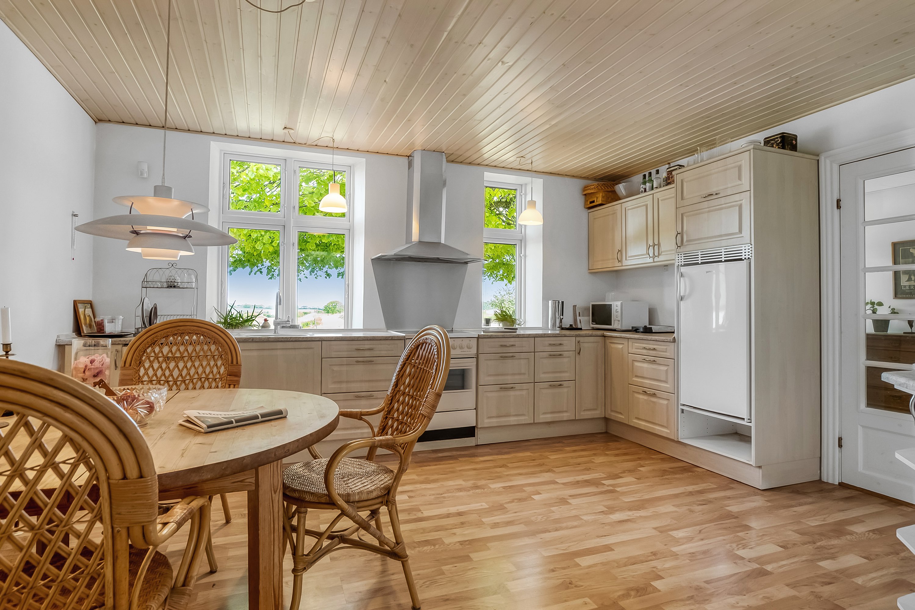 Fremhævet køkken billede i fuldskærmstilstand. Billede af Holbækgårdvej 2, Revsø, 6070 Christiansfeld