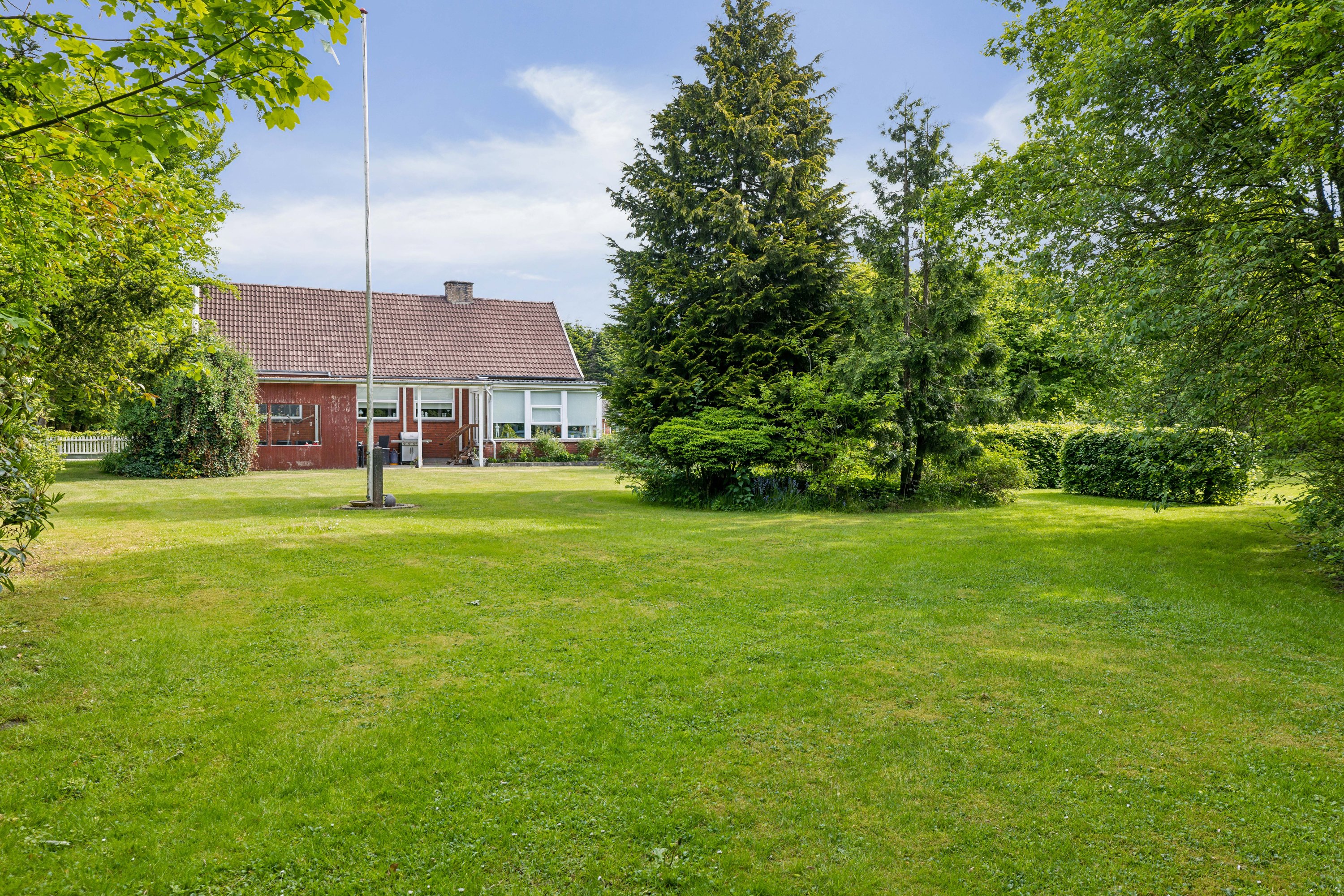 Fremhævet have billede i fuldskærmstilstand. Billede af Ribevej 65, Hviding, 6760 Ribe