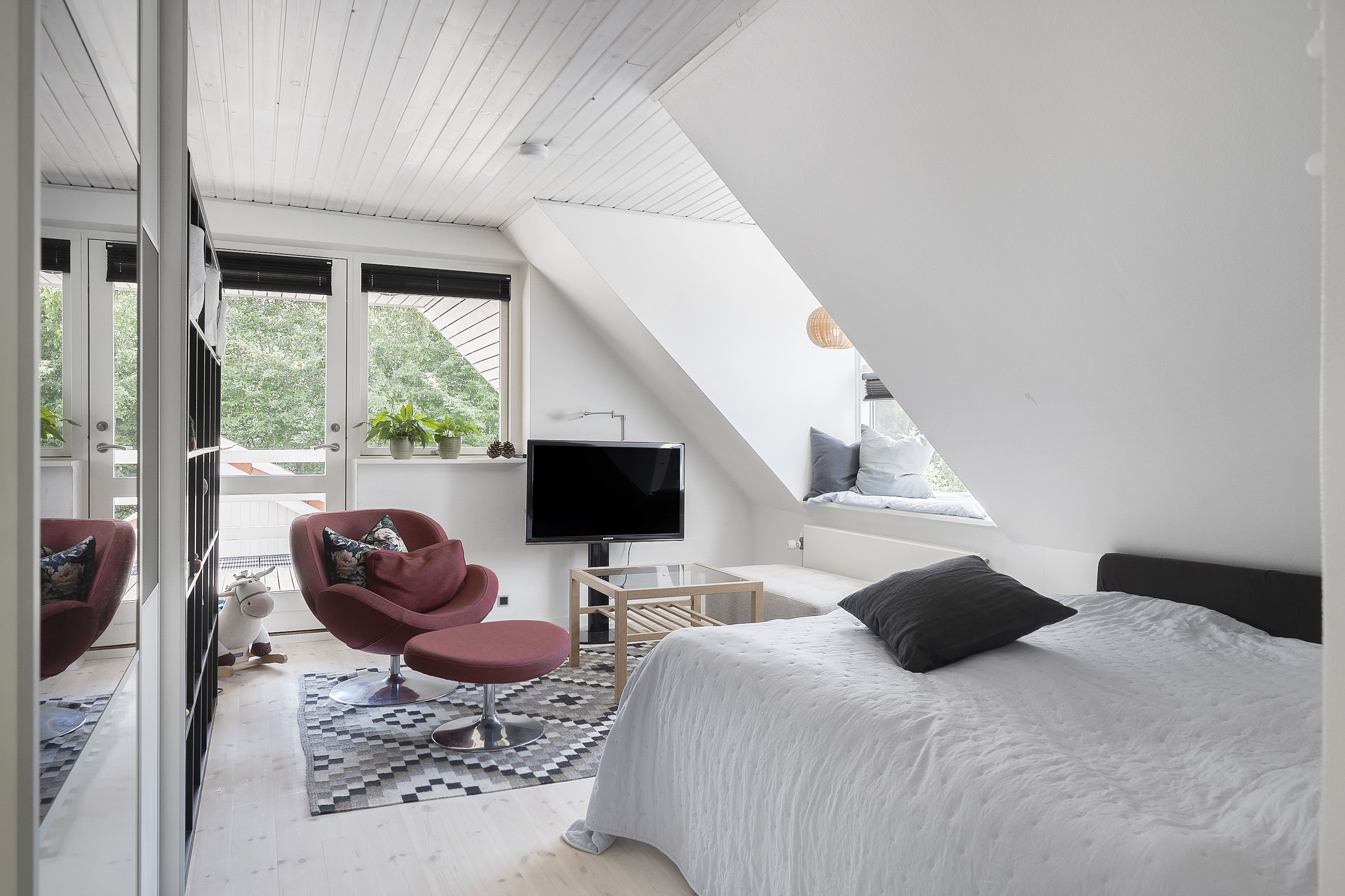 Fremhævet  billede i fuldskærmstilstand. Billede af Klokkens Kvarter 120, Holluf Pile, 5220 Odense SØ