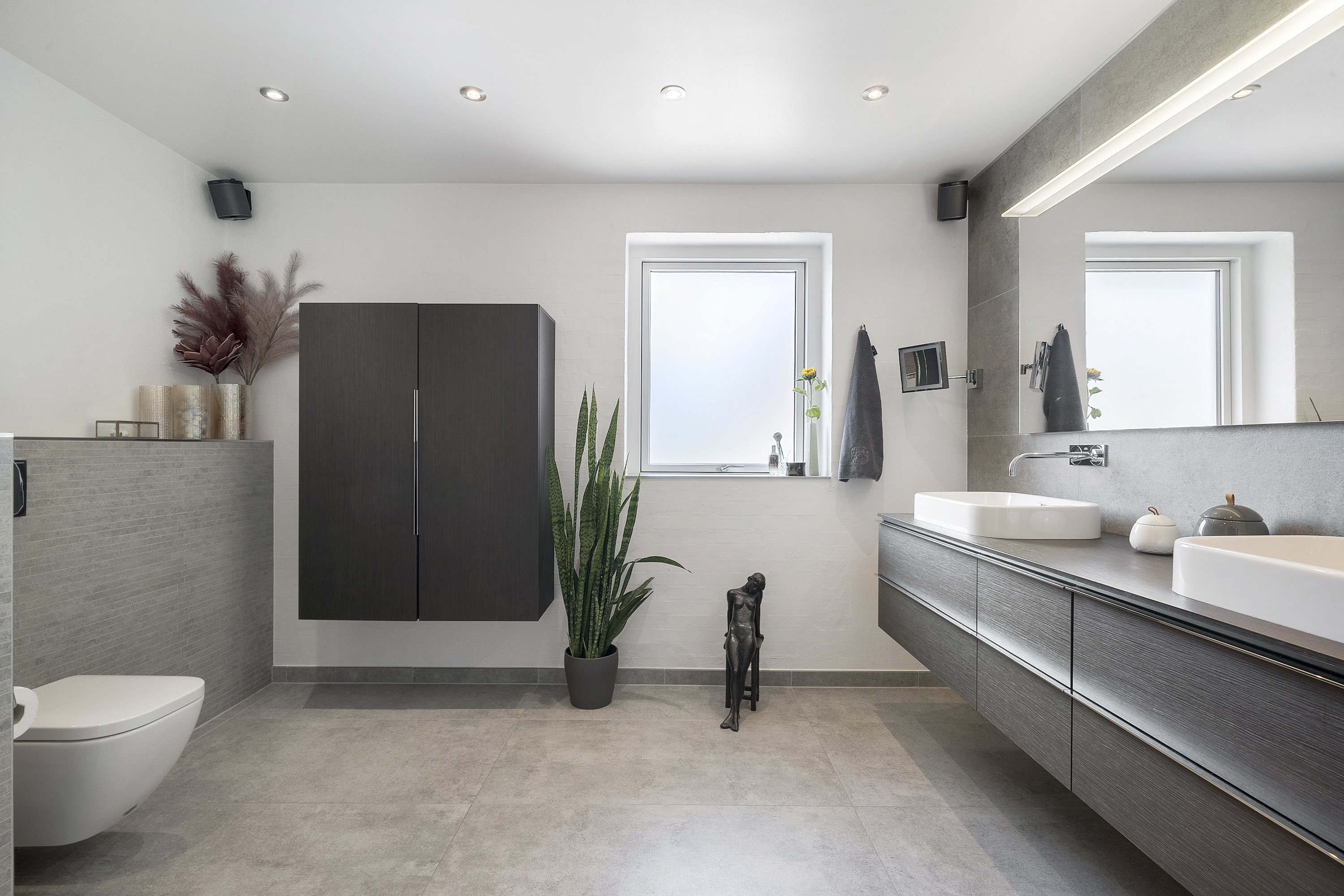 Fremhævet  billede i fuldskærmstilstand. Billede af Klokkens Kvarter 120, Holluf Pile, 5220 Odense SØ