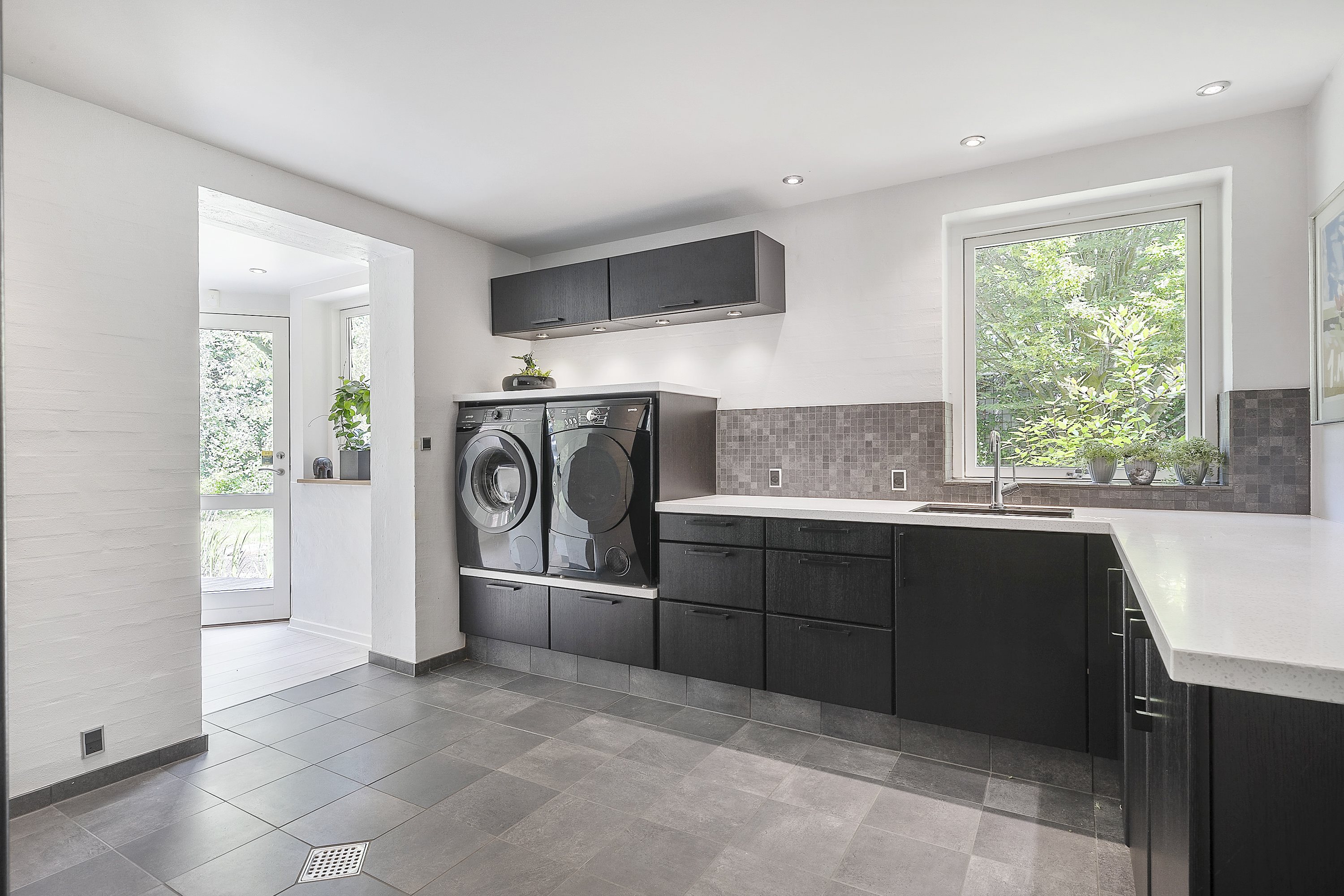 Fremhævet  billede i fuldskærmstilstand. Billede af Klokkens Kvarter 120, Holluf Pile, 5220 Odense SØ