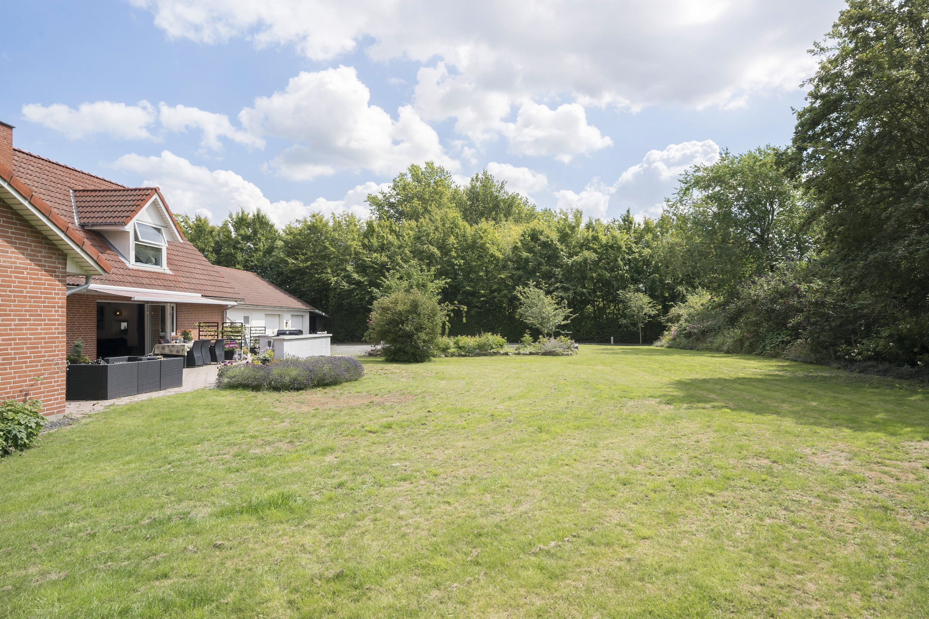 Fremhævet  billede i fuldskærmstilstand. Billede af Klokkens Kvarter 120, Holluf Pile, 5220 Odense SØ