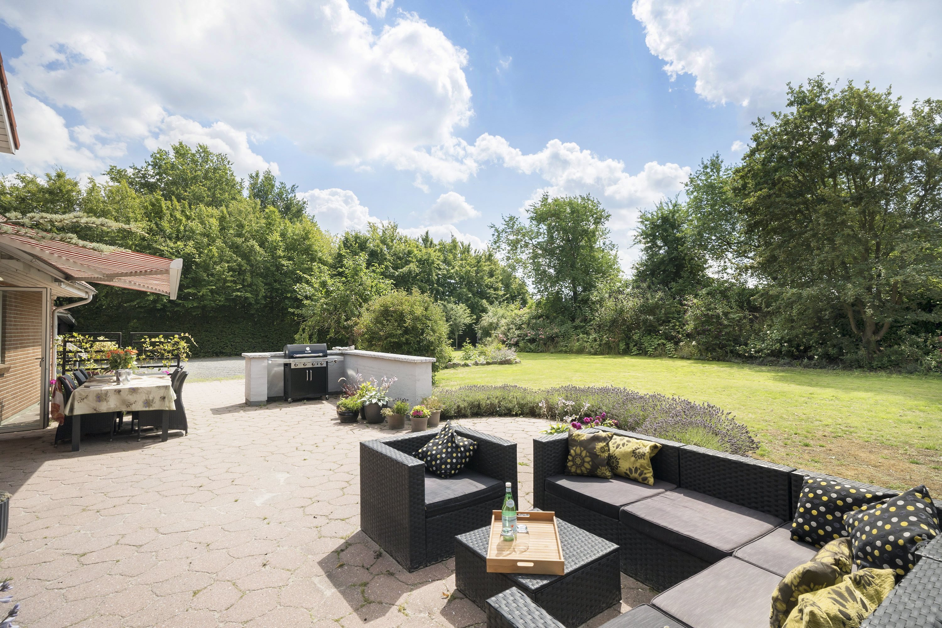 Fremhævet  billede i fuldskærmstilstand. Billede af Klokkens Kvarter 120, Holluf Pile, 5220 Odense SØ